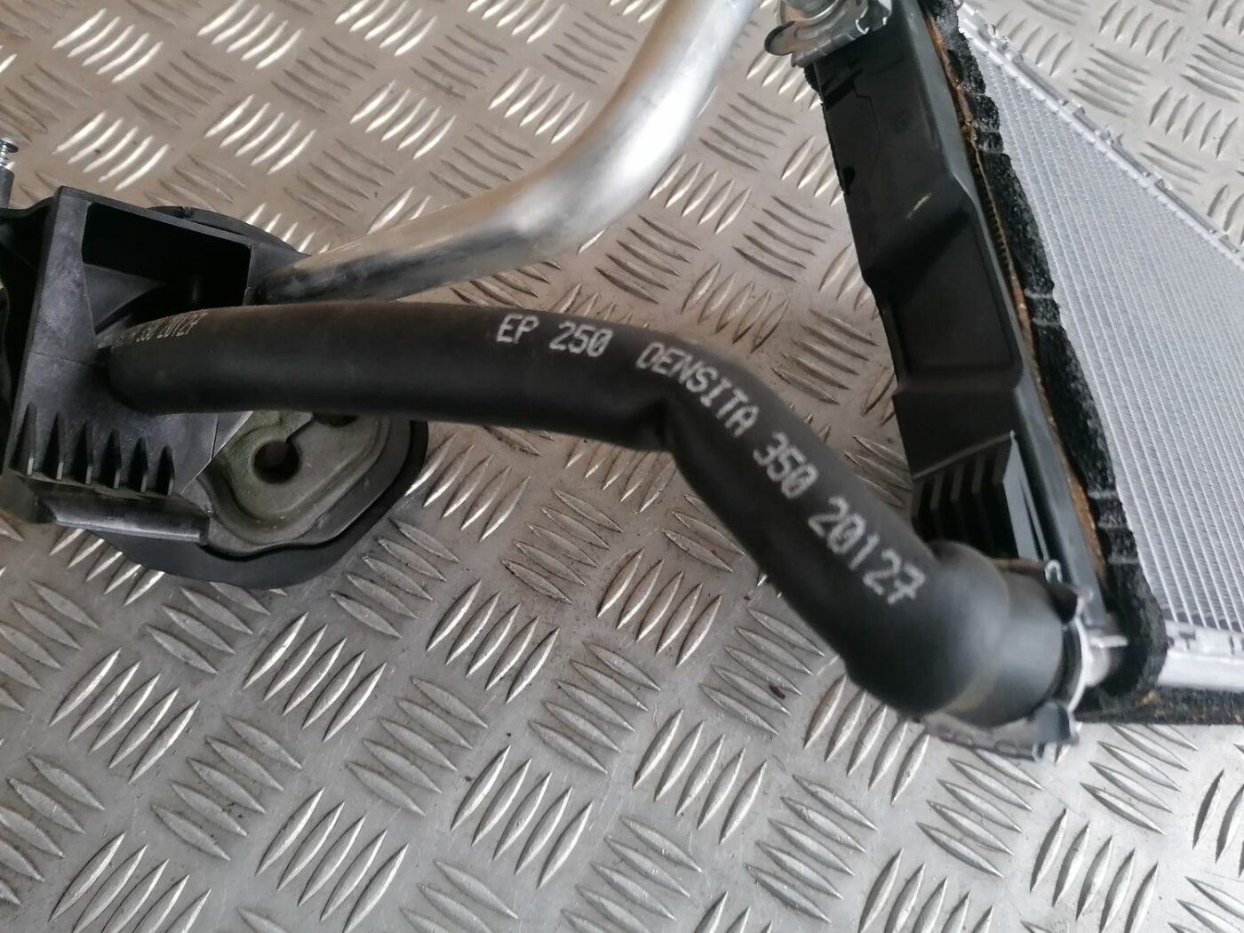 Apsildes sistēmas radiators priekš BMW 1 E87 2007 GRAPHITE 4 Apsildes sistēmas radiators priekš BMW 1 E87 2007 GRAPHITE