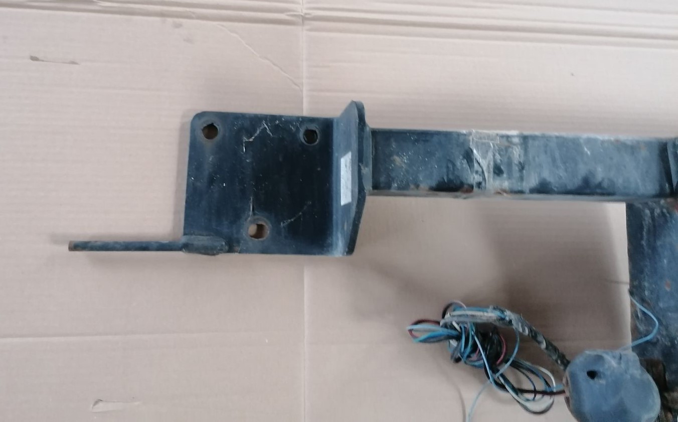 Sakabes ierīce (farkops) priekš BMW 1 E87 2007 GRAPHITE 2 Sakabes ierīce (farkops) priekš BMW 1 E87 2007 GRAPHITE