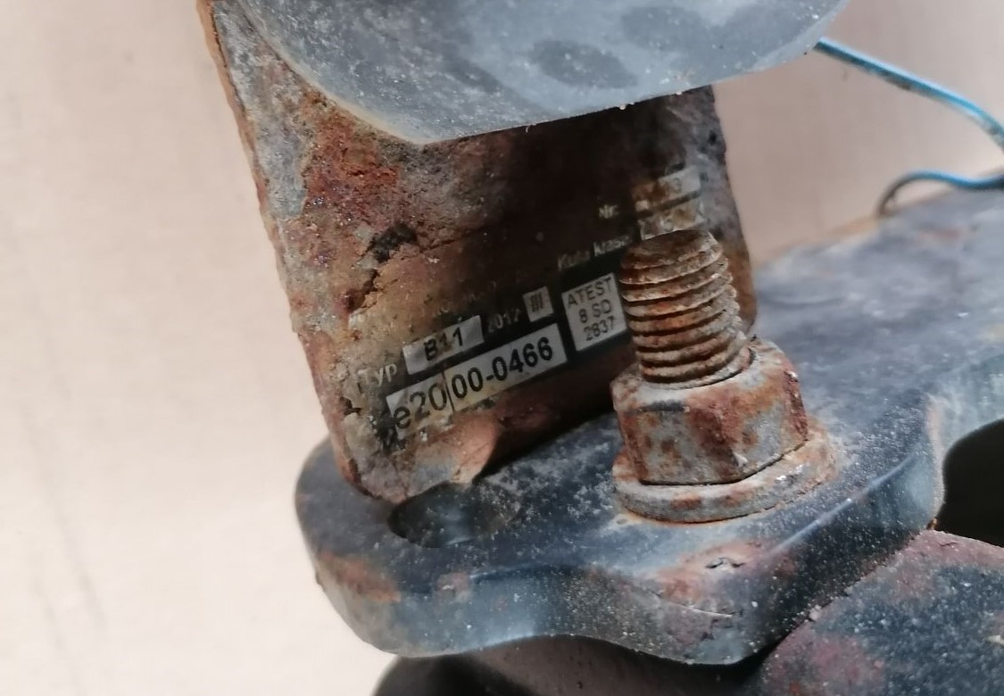 Sakabes ierīce (farkops) priekš BMW 1 E87 2007 GRAPHITE 4 Sakabes ierīce (farkops) priekš BMW 1 E87 2007 GRAPHITE