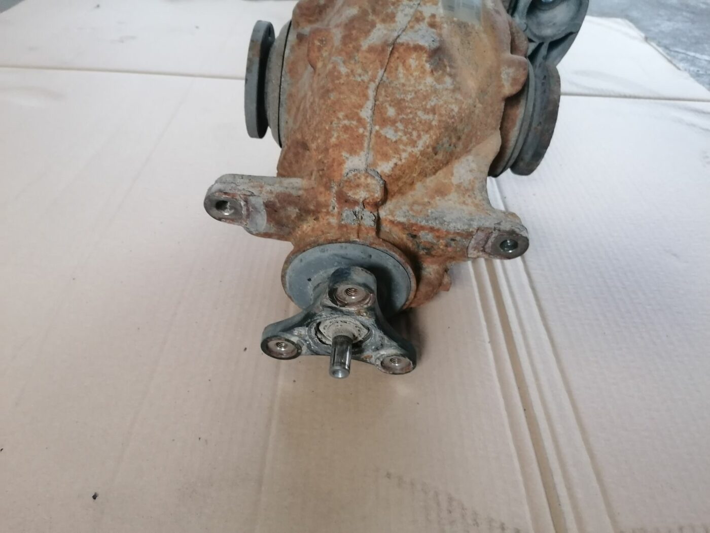 Aizmugurējais reduktors priekš BMW 1 E87 2007 GRAPHITE 3 Aizmugurējais reduktors priekš BMW 1 E87 2007 GRAPHITE