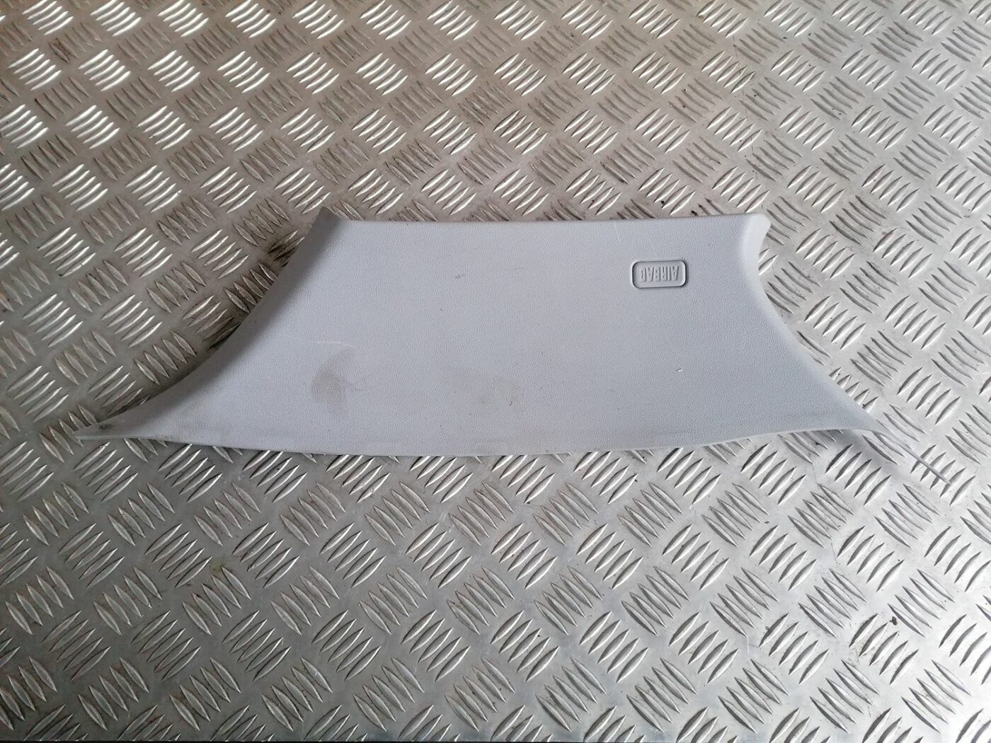 Aizmugurējas salona statnes apdare priekš BMW 1 E87 2007 GRAPHITE