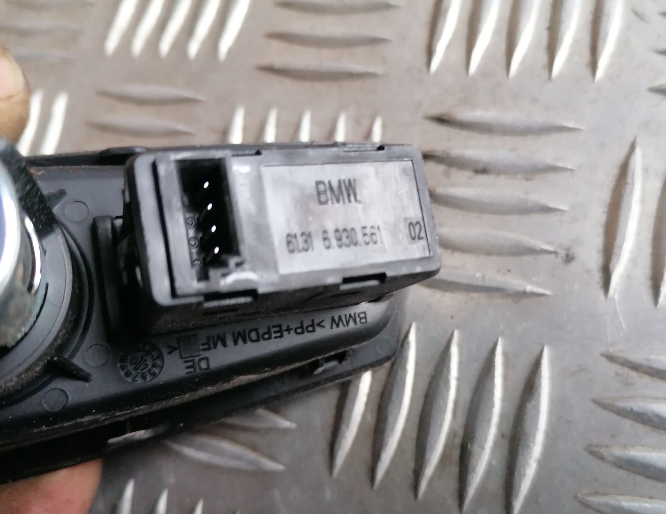 USB/AUX adapteris priekš BMW 1 E87 2007 GRAPHITE 3 USB/AUX adapteris priekš BMW 1 E87 2007 GRAPHITE