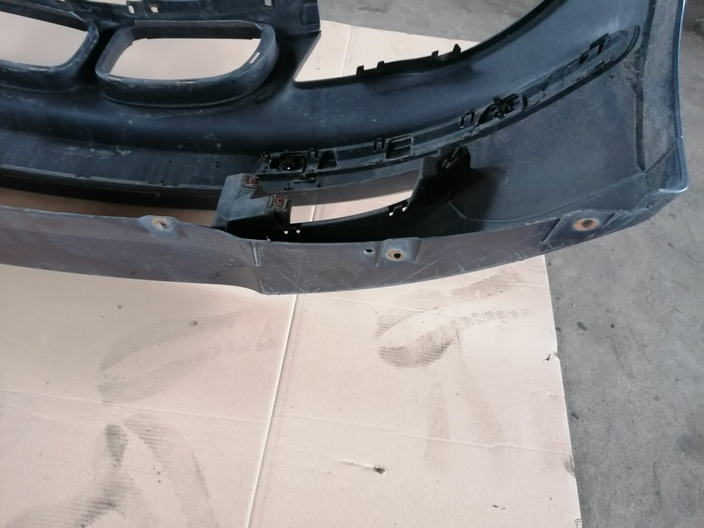 Priekšējais buferis priekš BMW 1 E87 2007 GRAPHITE 6 Priekšējais buferis priekš BMW 1 E87 2007 GRAPHITE