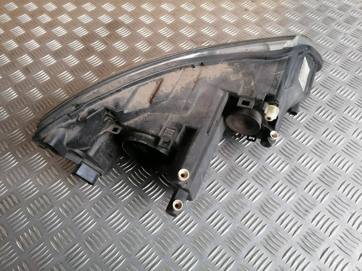 Priekšējais kreisais lukturis priekš SKODA OCTAVIA 2012 7 Priekšējais kreisais lukturis priekš SKODA OCTAVIA 2012