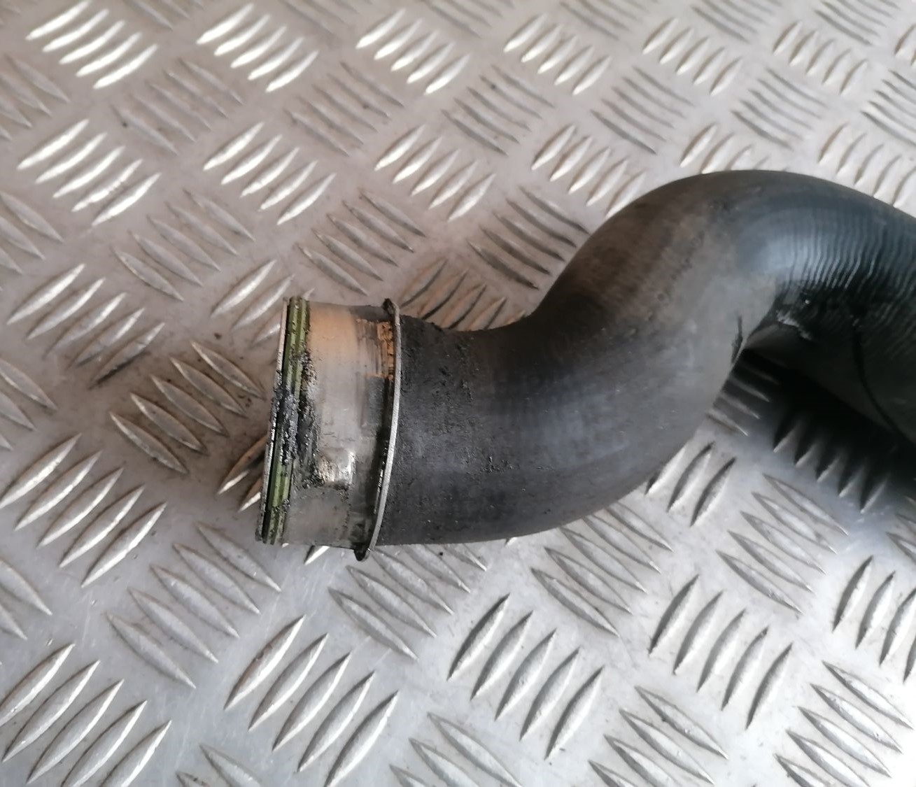 Interkulera caurule priekš SKODA OCTAVIA 2012 5 Interkulera caurule priekš SKODA OCTAVIA 2012