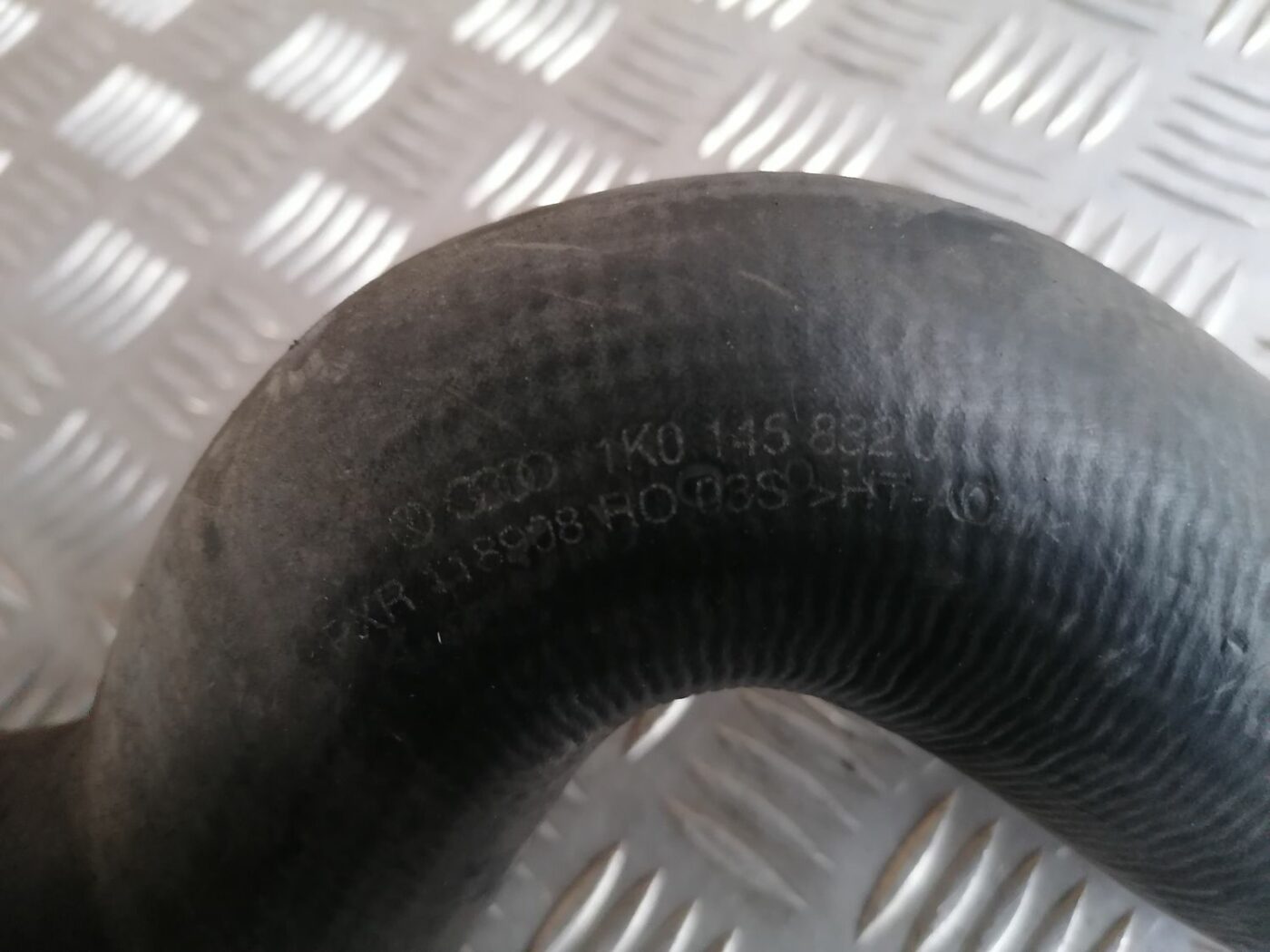 Interkulera caurule priekš SKODA OCTAVIA 2012 3 Interkulera caurule priekš SKODA OCTAVIA 2012