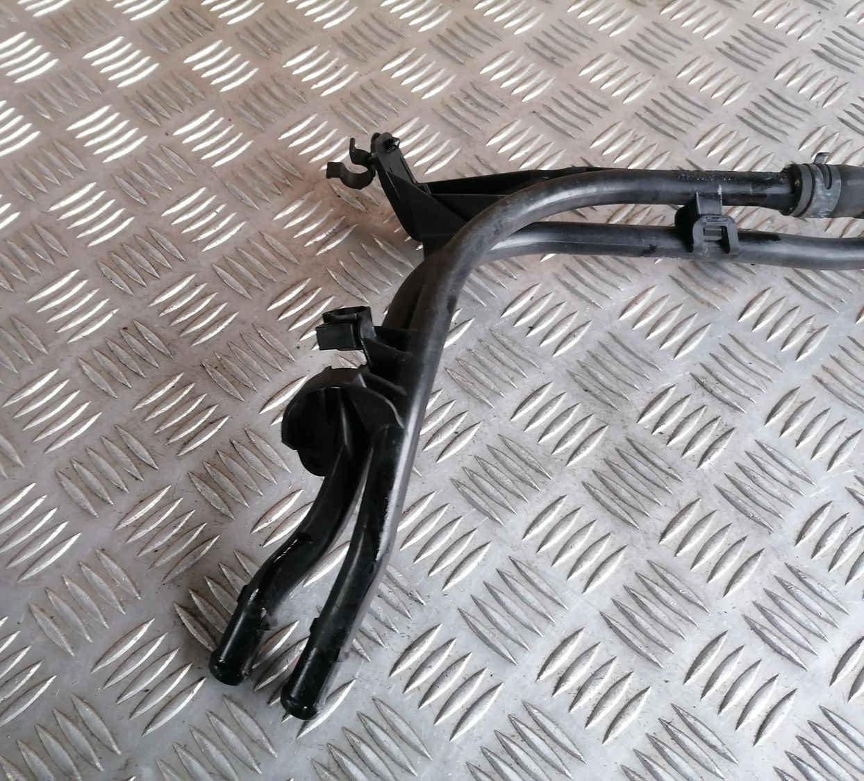 Dzesēšanas caurules priekš SKODA OCTAVIA 2012 2 Dzesēšanas caurules priekš SKODA OCTAVIA 2012