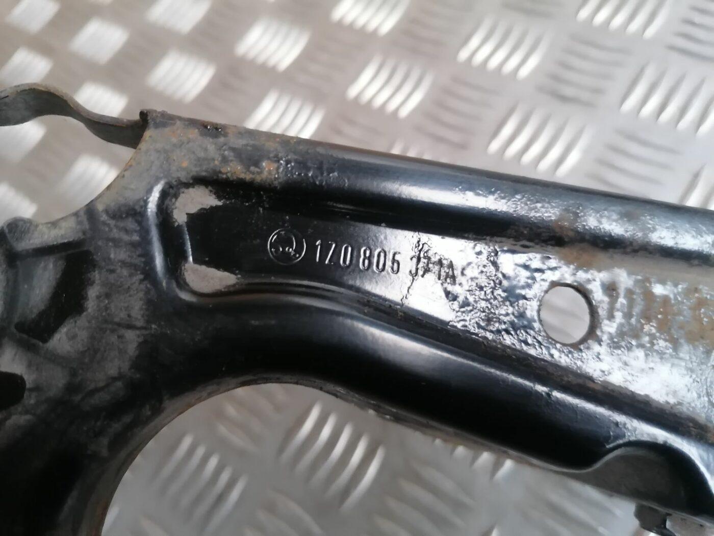 Priekšēja luktura kronšteins priekš SKODA OCTAVIA 2012 5 Priekšēja luktura kronšteins priekš SKODA OCTAVIA 2012