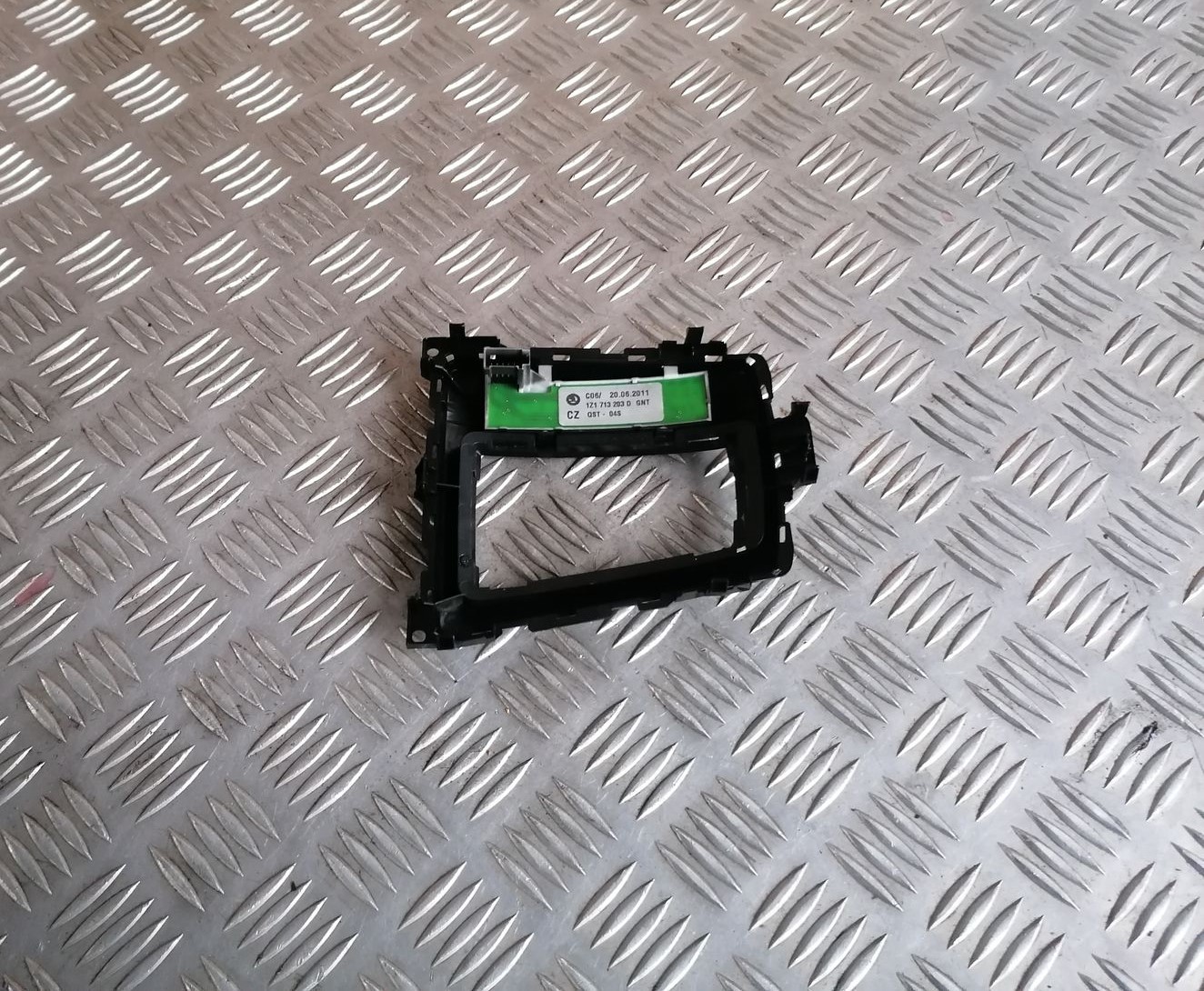 Ātrumu pārslēgšanas vadības panelis priekš SKODA OCTAVIA 2012 5 Ātrumu pārslēgšanas vadības panelis priekš SKODA OCTAVIA 2012