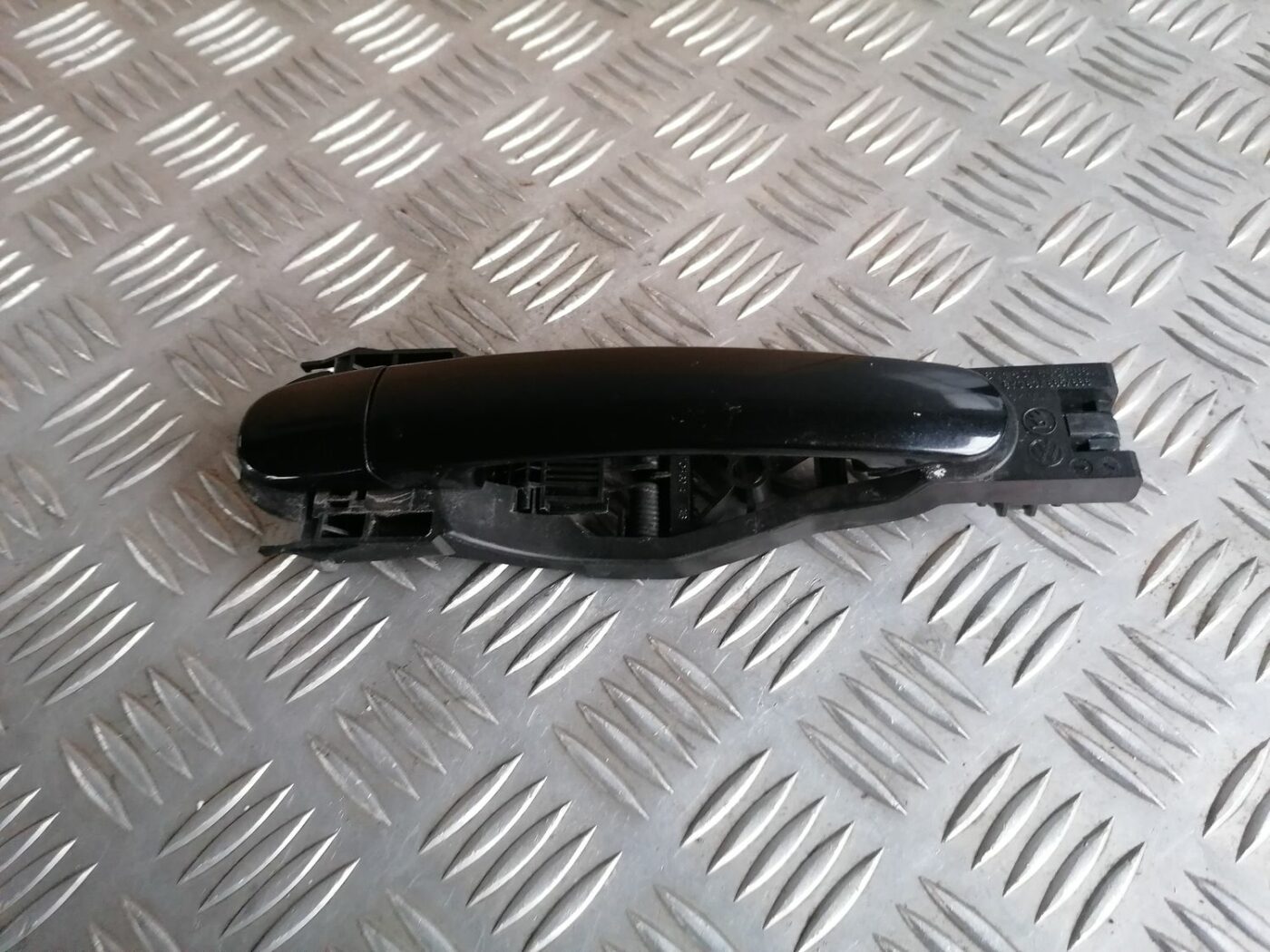 Priekšējāis labais durvju rokturis priekš SKODA OCTAVIA 2012 2 Priekšējāis labais durvju rokturis priekš SKODA OCTAVIA 2012