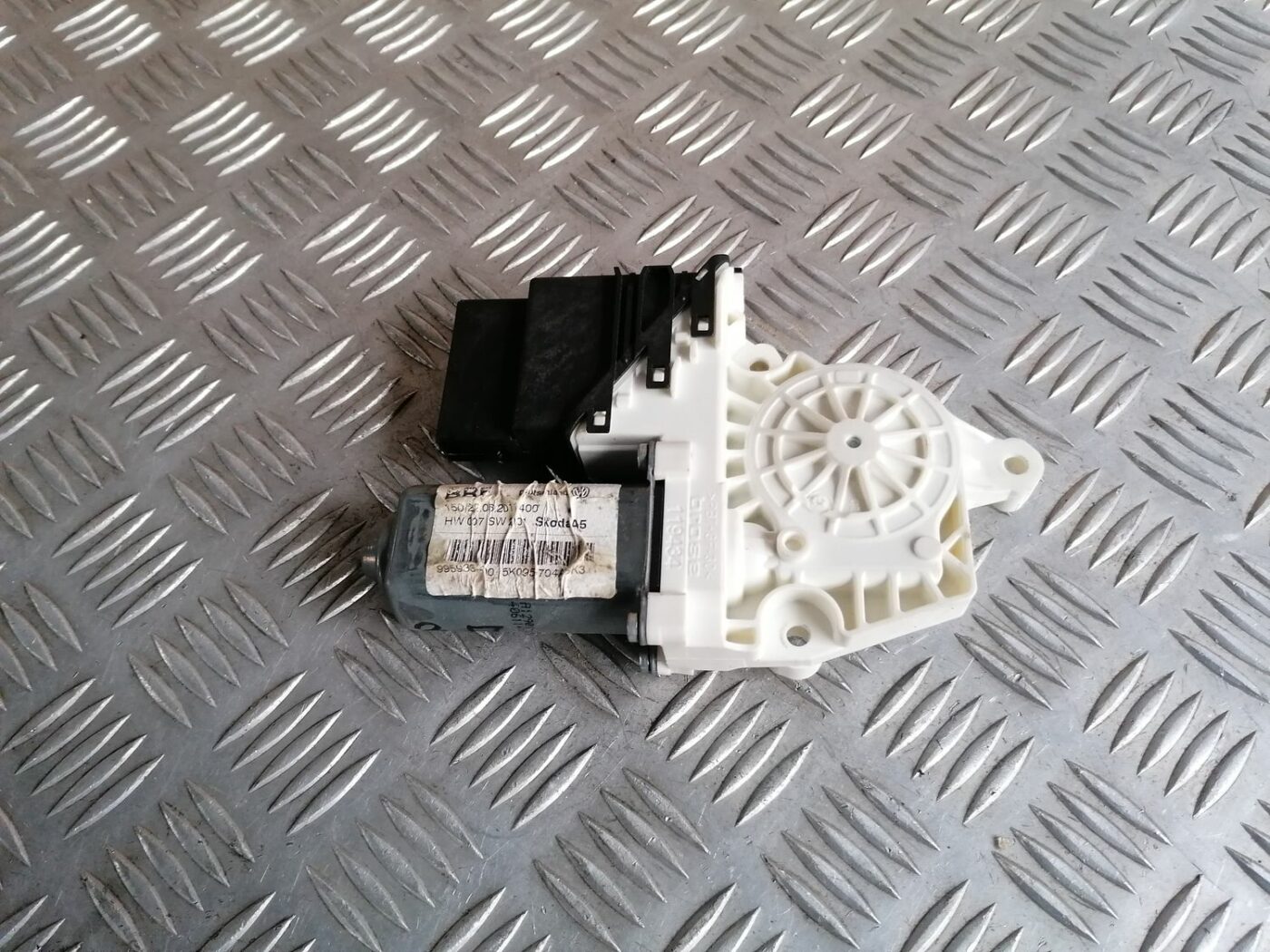 Elektrisko stiklu motors priekš SKODA OCTAVIA 2012