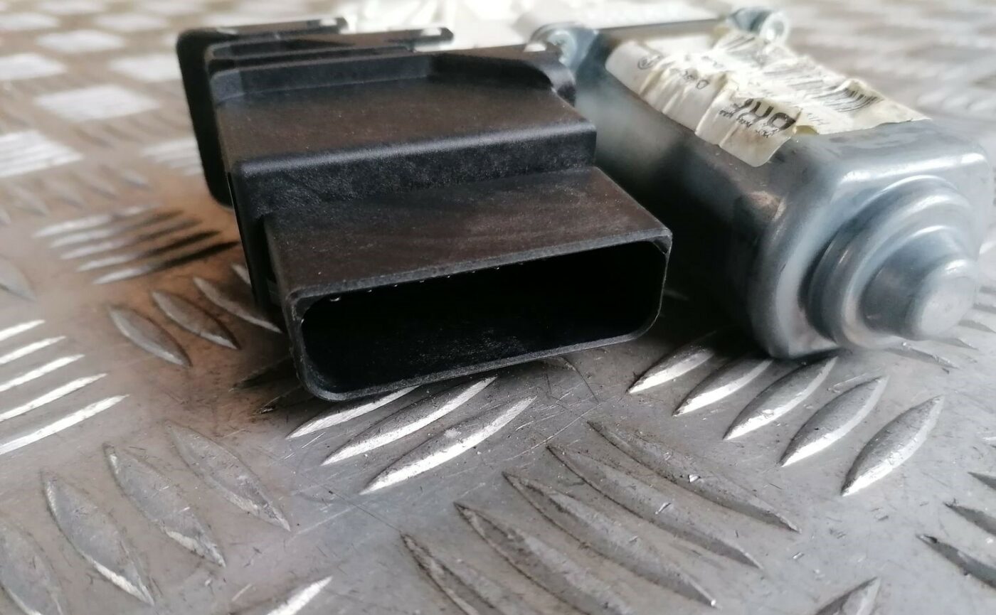 Elektrisko stiklu motors priekš SKODA OCTAVIA 2012