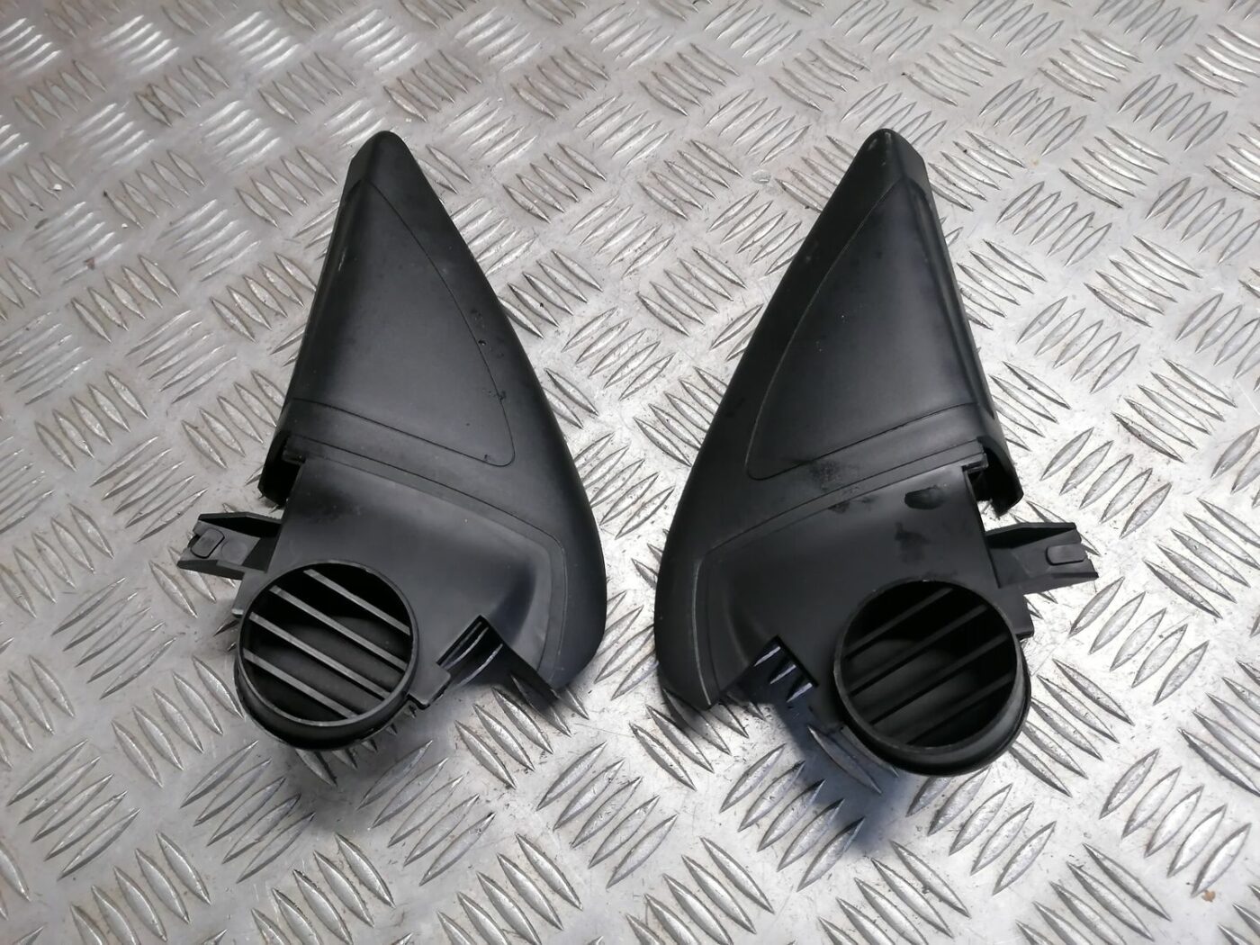 Durvju spoguļa apdares uzlika salonā (bez skaļruņa) priekš SKODA OCTAVIA 2012