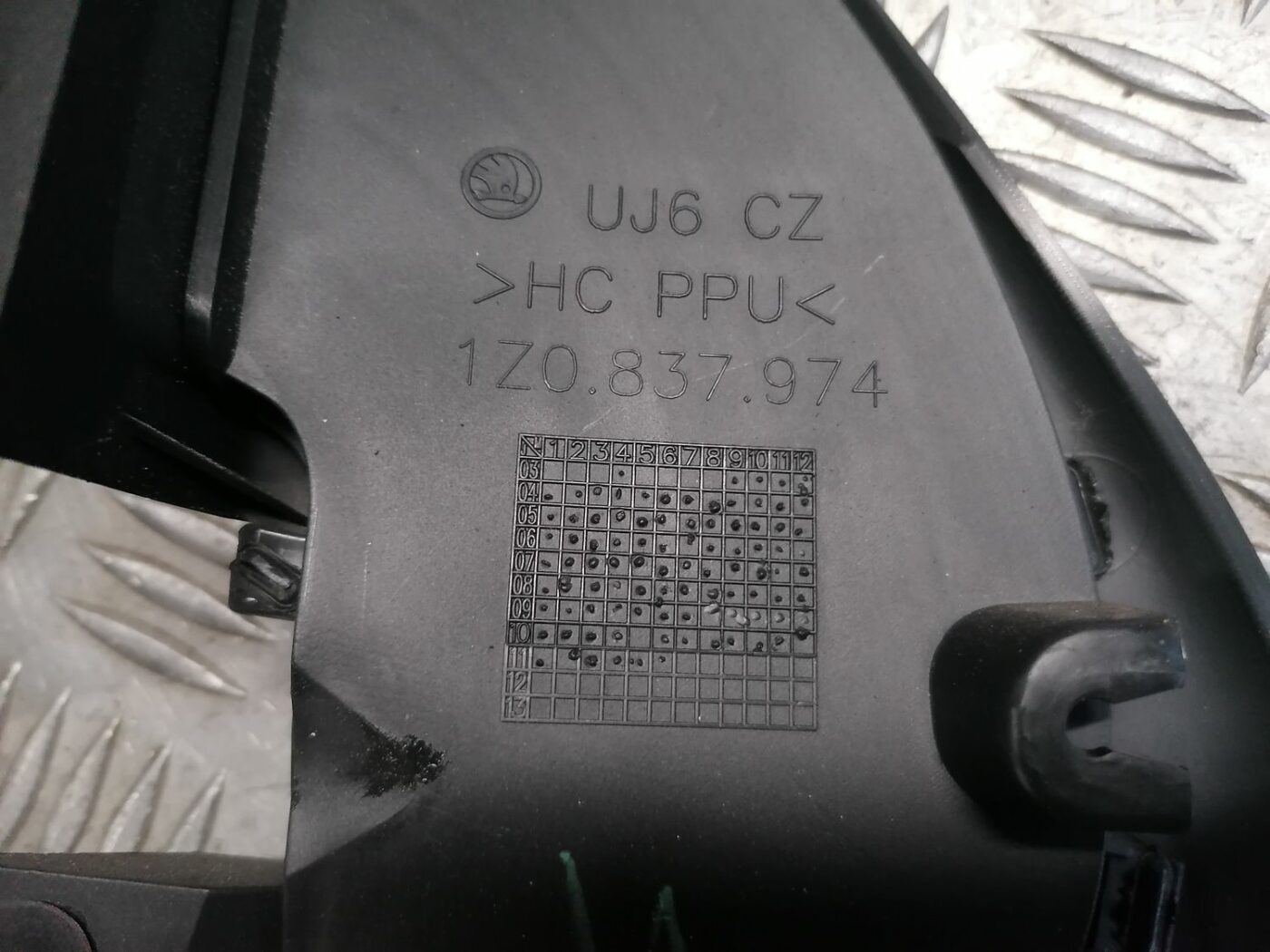 Durvju spoguļa apdares uzlika salonā (bez skaļruņa) priekš SKODA OCTAVIA 2012