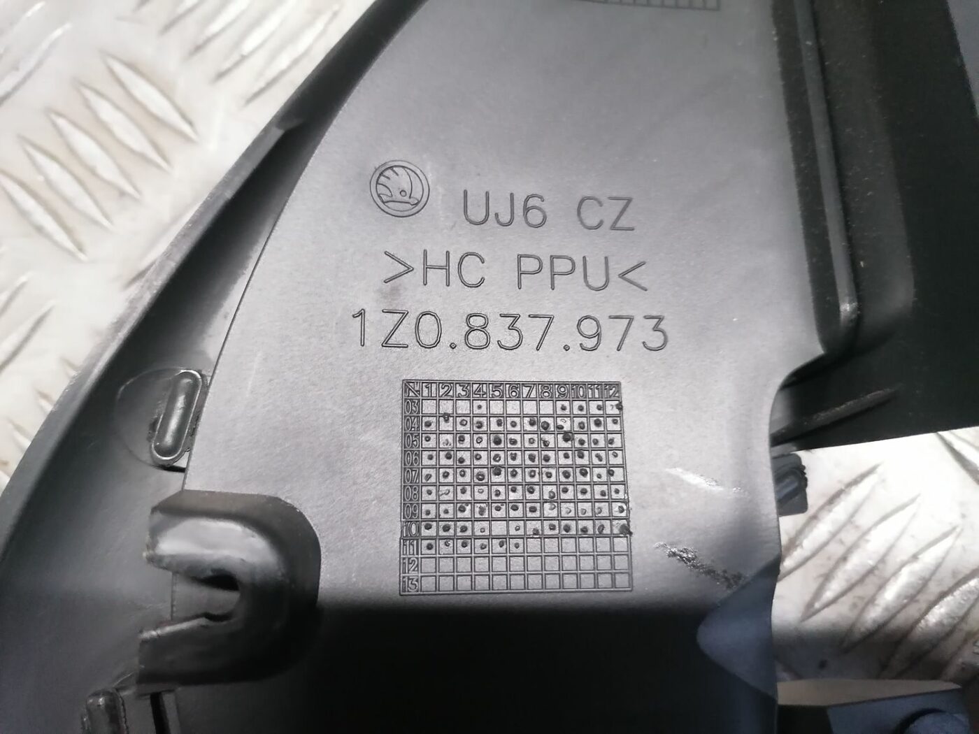 Durvju spoguļa apdares uzlika salonā (bez skaļruņa) priekš SKODA OCTAVIA 2012