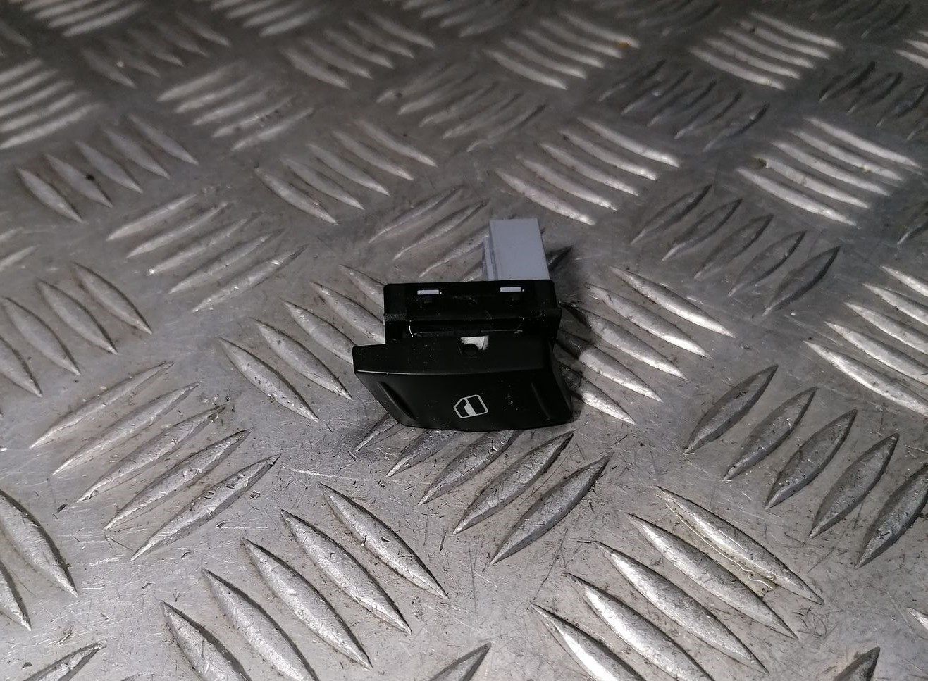 Stikla pacelšanas poga priekš SKODA OCTAVIA 2012