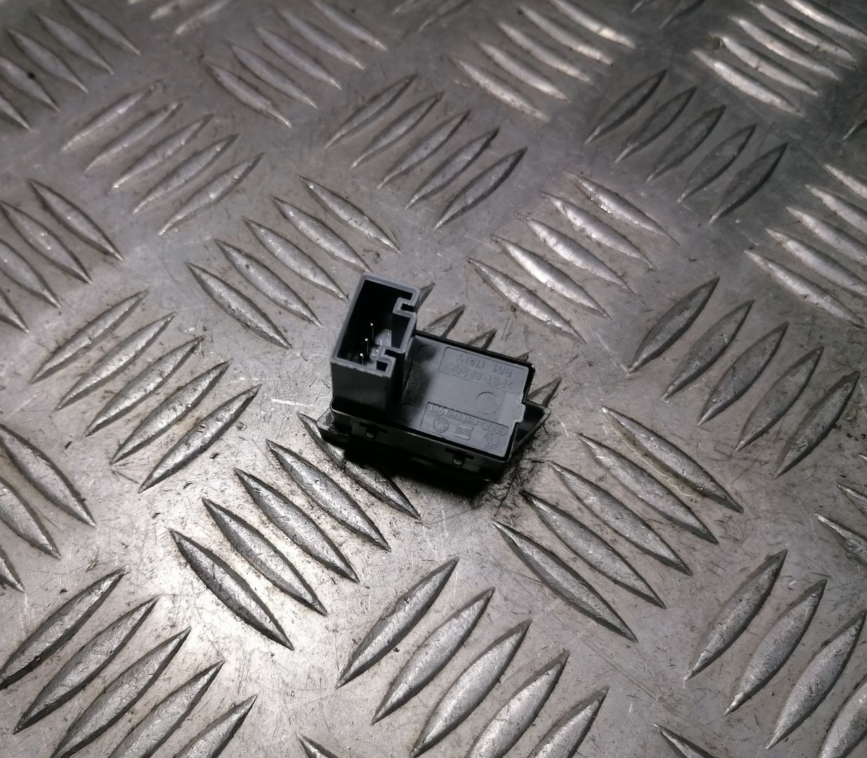 Stikla pacelšanas poga priekš SKODA OCTAVIA 2012