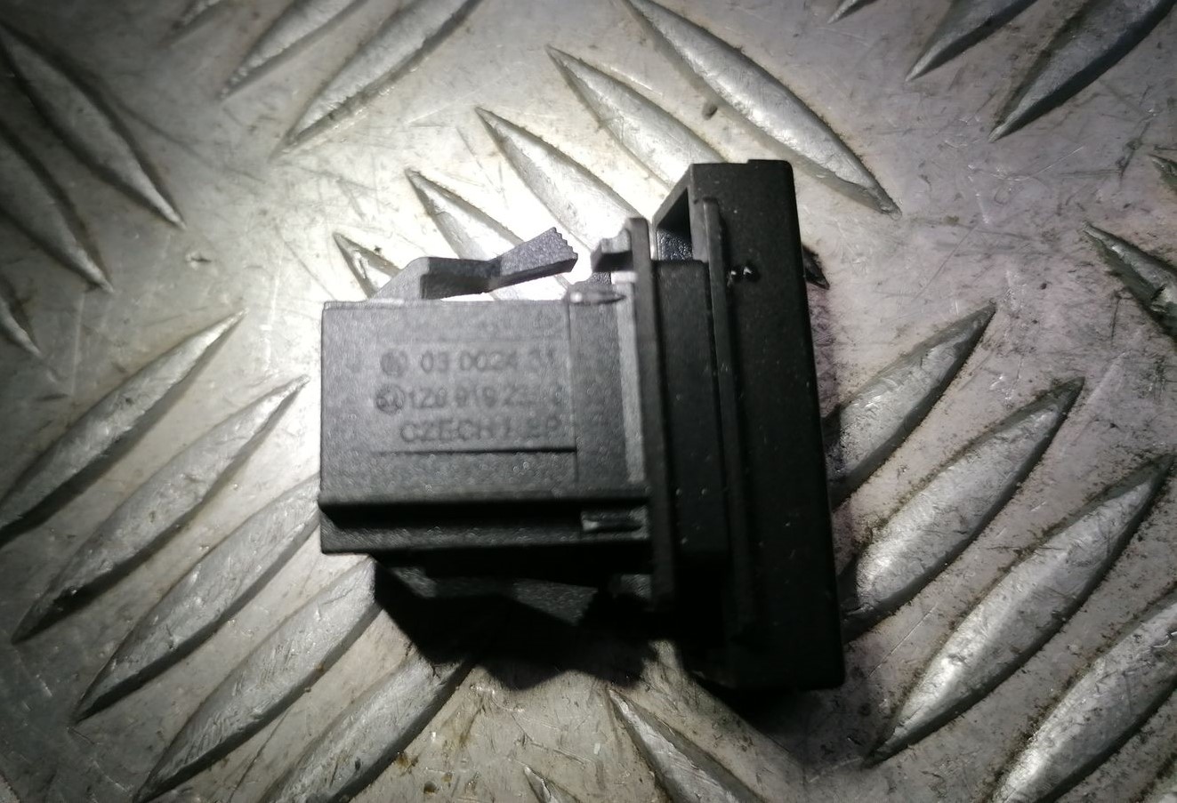 Drošības spilvena indikators priekš SKODA OCTAVIA 2012 3 Drošības spilvena indikators priekš SKODA OCTAVIA 2012