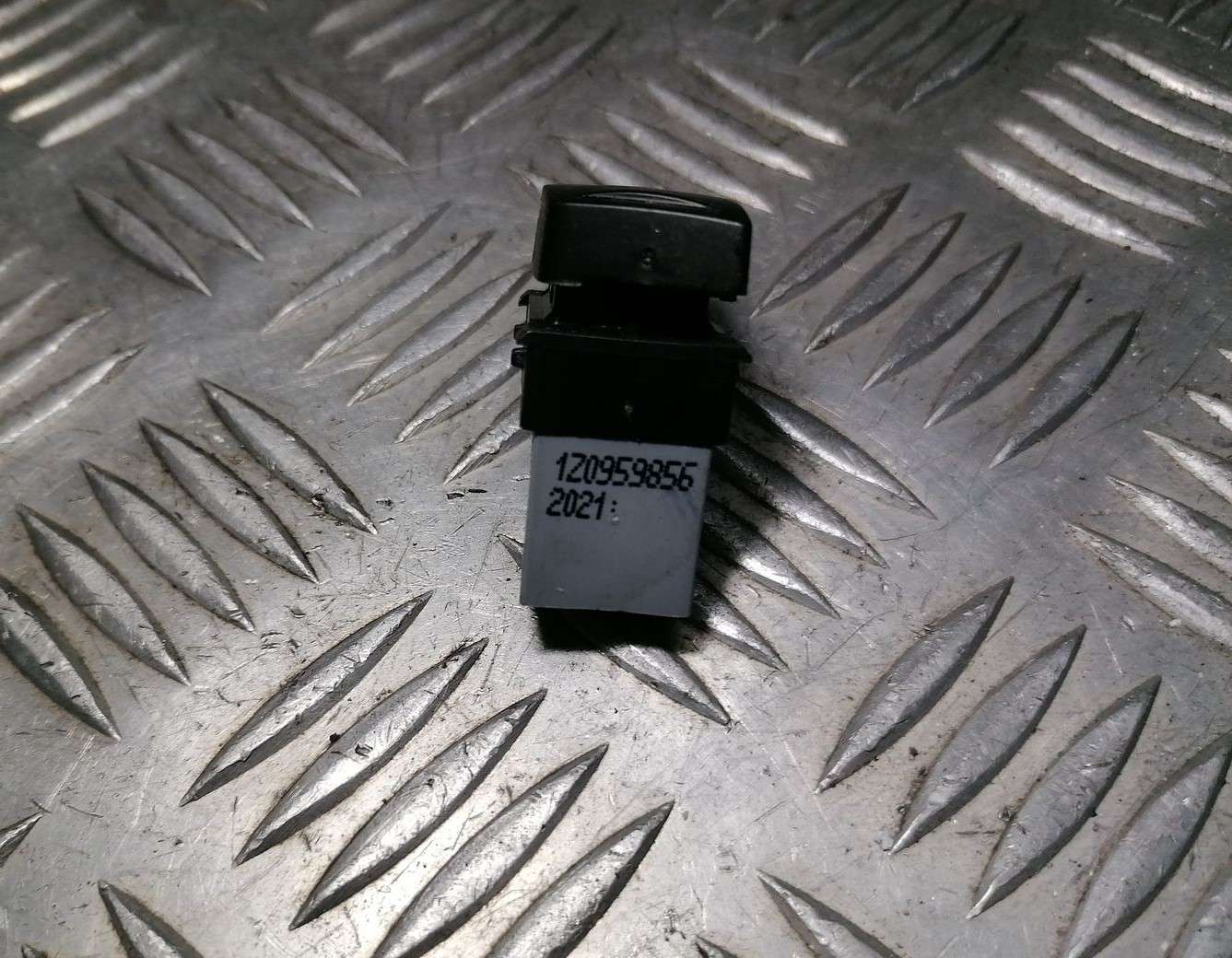 Stikla pacelšanas poga priekš SKODA OCTAVIA 2012 3 Stikla pacelšanas poga priekš SKODA OCTAVIA 2012