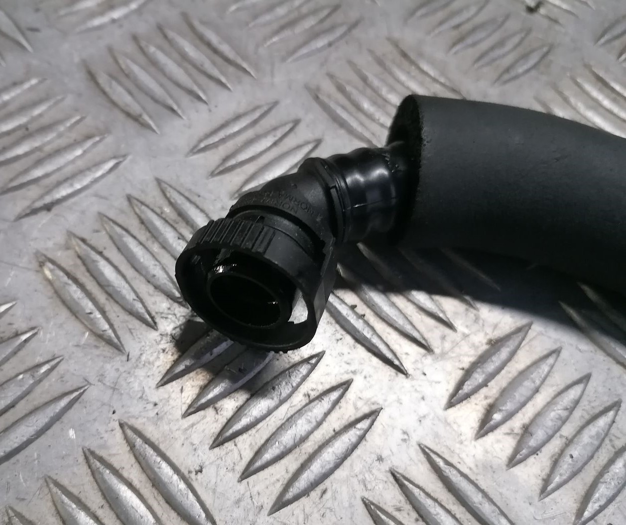 Degvielas tvertnes ventilācijas caurule priekš SKODA OCTAVIA 2012