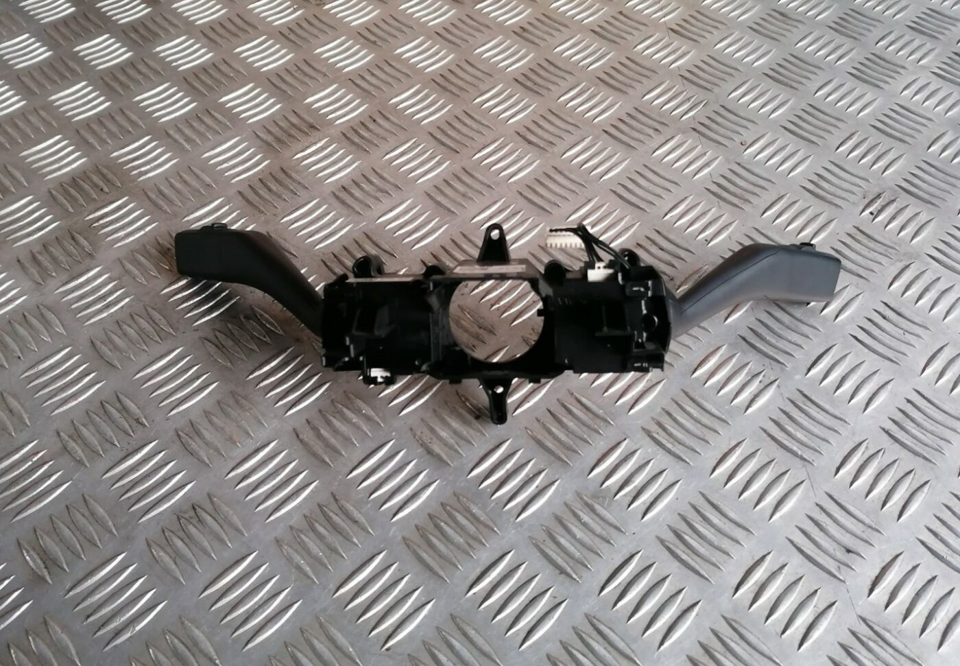 Stūres statnes slēdzis priekš SKODA OCTAVIA 2012