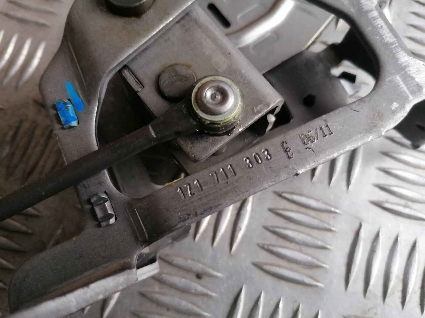 Stāvbremzes svira priekš SKODA OCTAVIA 2012 4 Stāvbremzes svira priekš SKODA OCTAVIA 2012