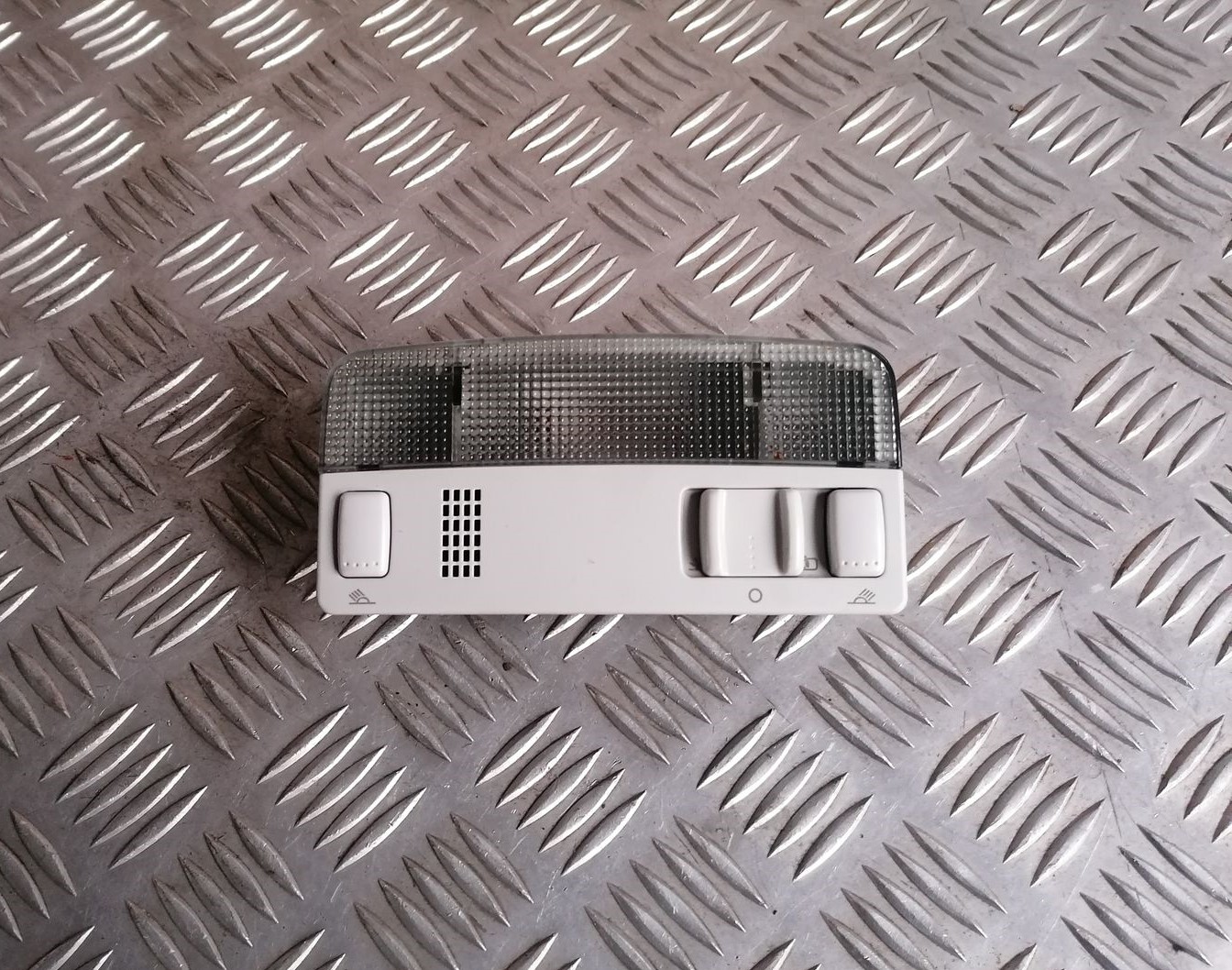 Priekšējo sēdvietu apgaismojums priekš SKODA OCTAVIA 2012