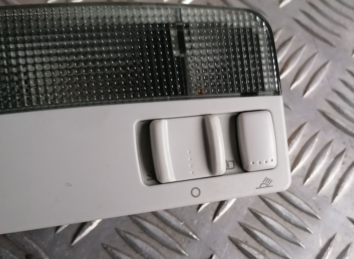 Priekšējo sēdvietu apgaismojums priekš SKODA OCTAVIA 2012