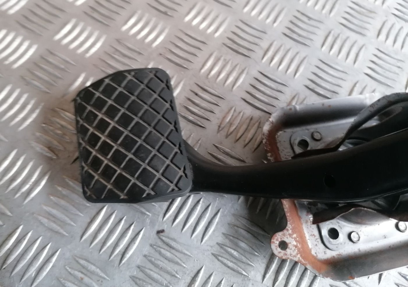 Bremžu pedālis priekš SKODA OCTAVIA 2012