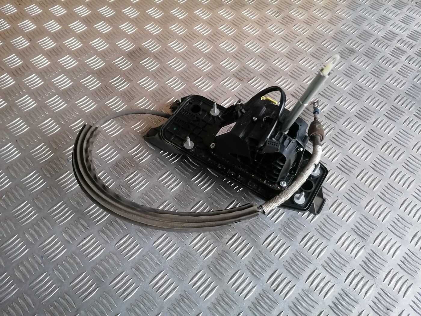 Ātrumu pārslēgšanas slēdzis priekš SKODA OCTAVIA 2012 2 Ātrumu pārslēgšanas slēdzis priekš SKODA OCTAVIA 2012