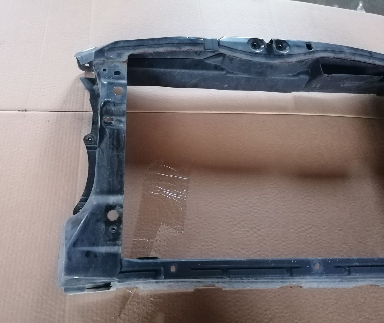 Priekšējā radiatora rāmis priekš SKODA OCTAVIA 2012 2 Priekšējā radiatora rāmis priekš SKODA OCTAVIA 2012