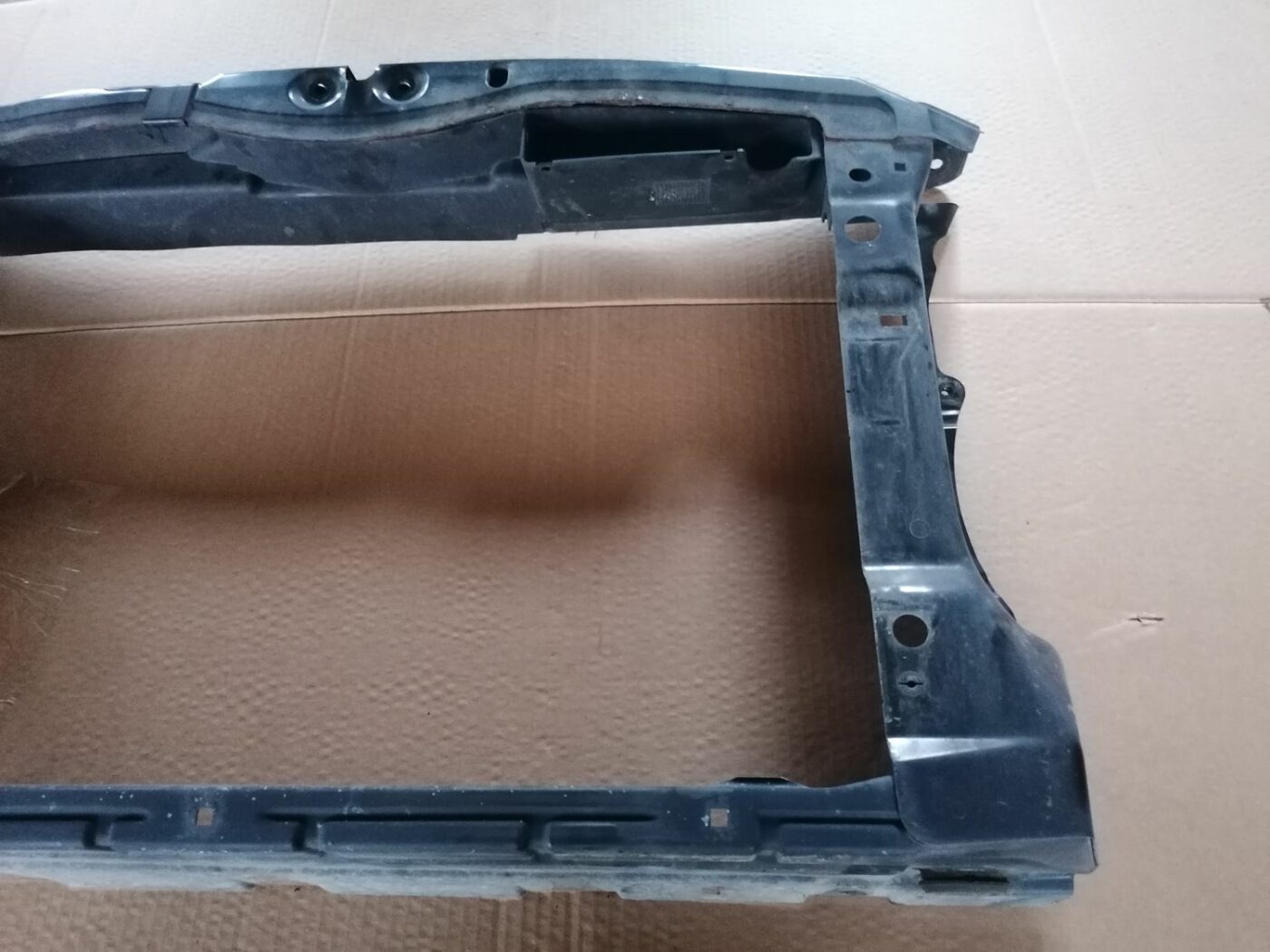 Priekšējā radiatora rāmis priekš SKODA OCTAVIA 2012 6 Priekšējā radiatora rāmis priekš SKODA OCTAVIA 2012