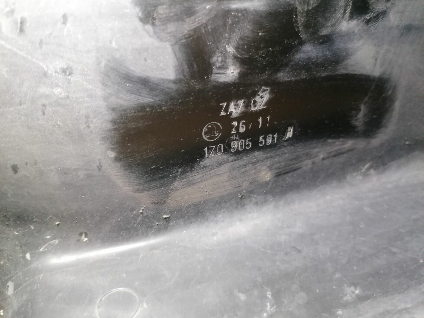 Priekšējā radiatora rāmis priekš SKODA OCTAVIA 2012 4 Priekšējā radiatora rāmis priekš SKODA OCTAVIA 2012