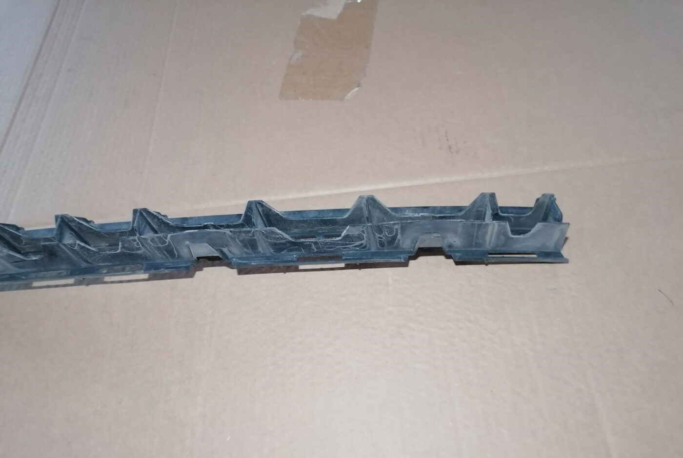 Aizmugurējā bufera centrālais stiprinājums priekš SKODA OCTAVIA 2012 5 Aizmugurējā bufera centrālais stiprinājums priekš SKODA OCTAVIA 2012