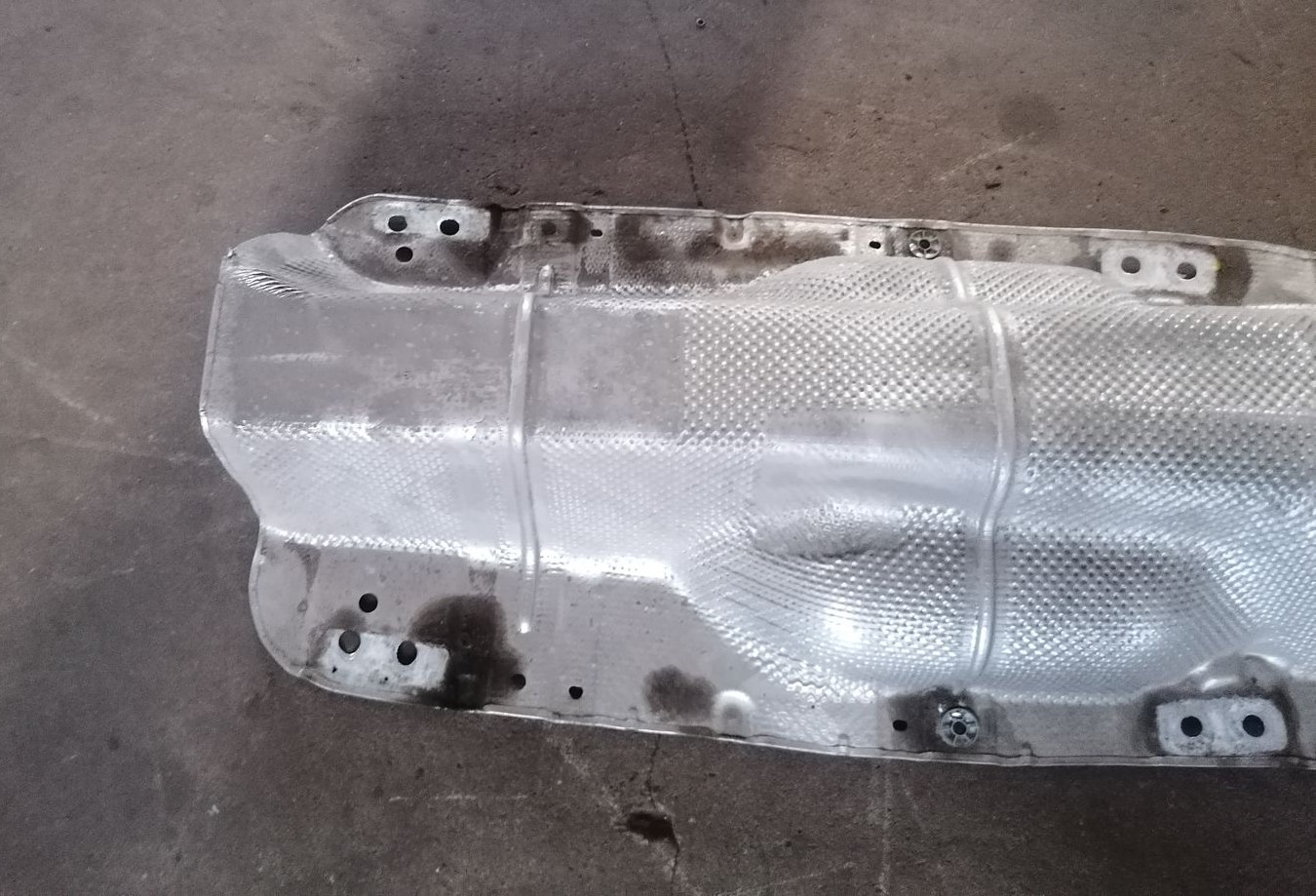 Izpūtēja sistēmas karstuma aizsargs priekš SKODA OCTAVIA 2012 6 Izpūtēja sistēmas karstuma aizsargs priekš SKODA OCTAVIA 2012