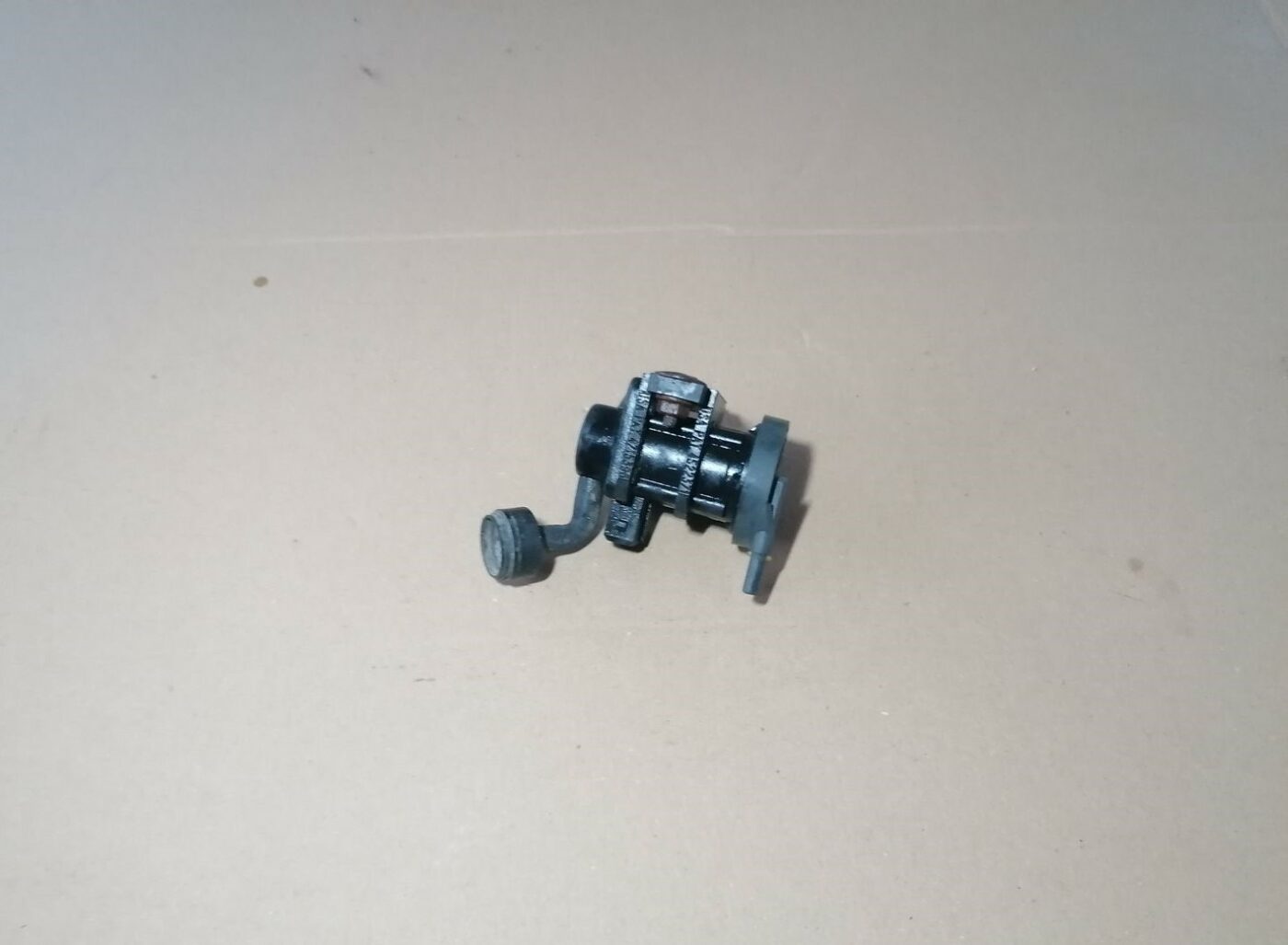 Izplūdes solenoīda vārsts priekš OPEL ZAFIRA 2002