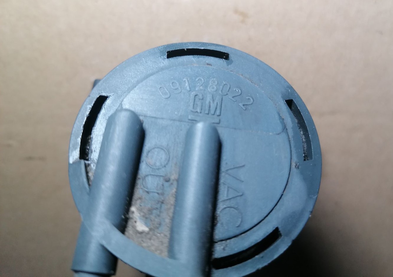 Izplūdes solenoīda vārsts priekš OPEL ZAFIRA 2002