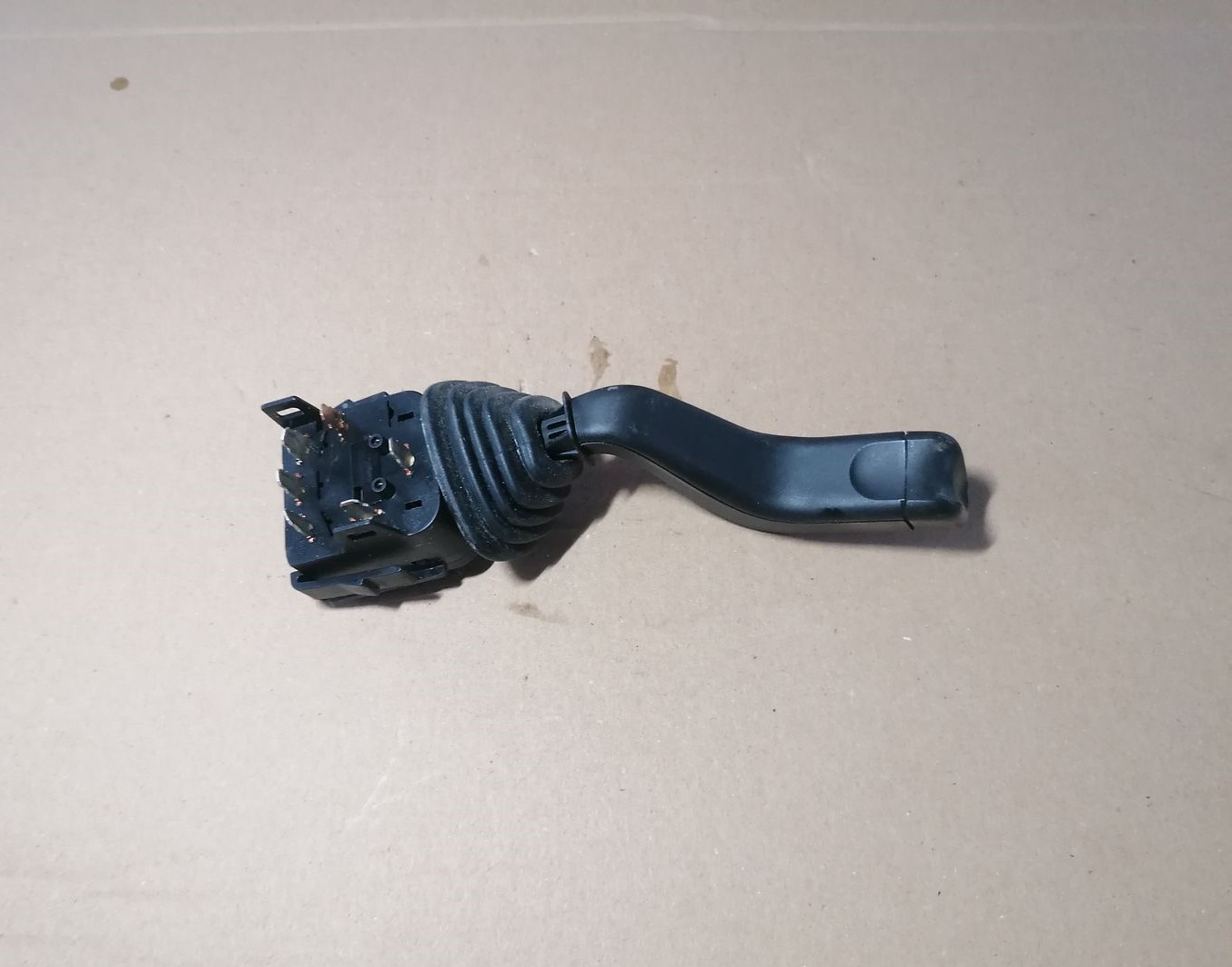 Pagrieziena rādītāju slēdzis priekš OPEL ZAFIRA 2002 5 Pagrieziena rādītāju slēdzis priekš OPEL ZAFIRA 2002