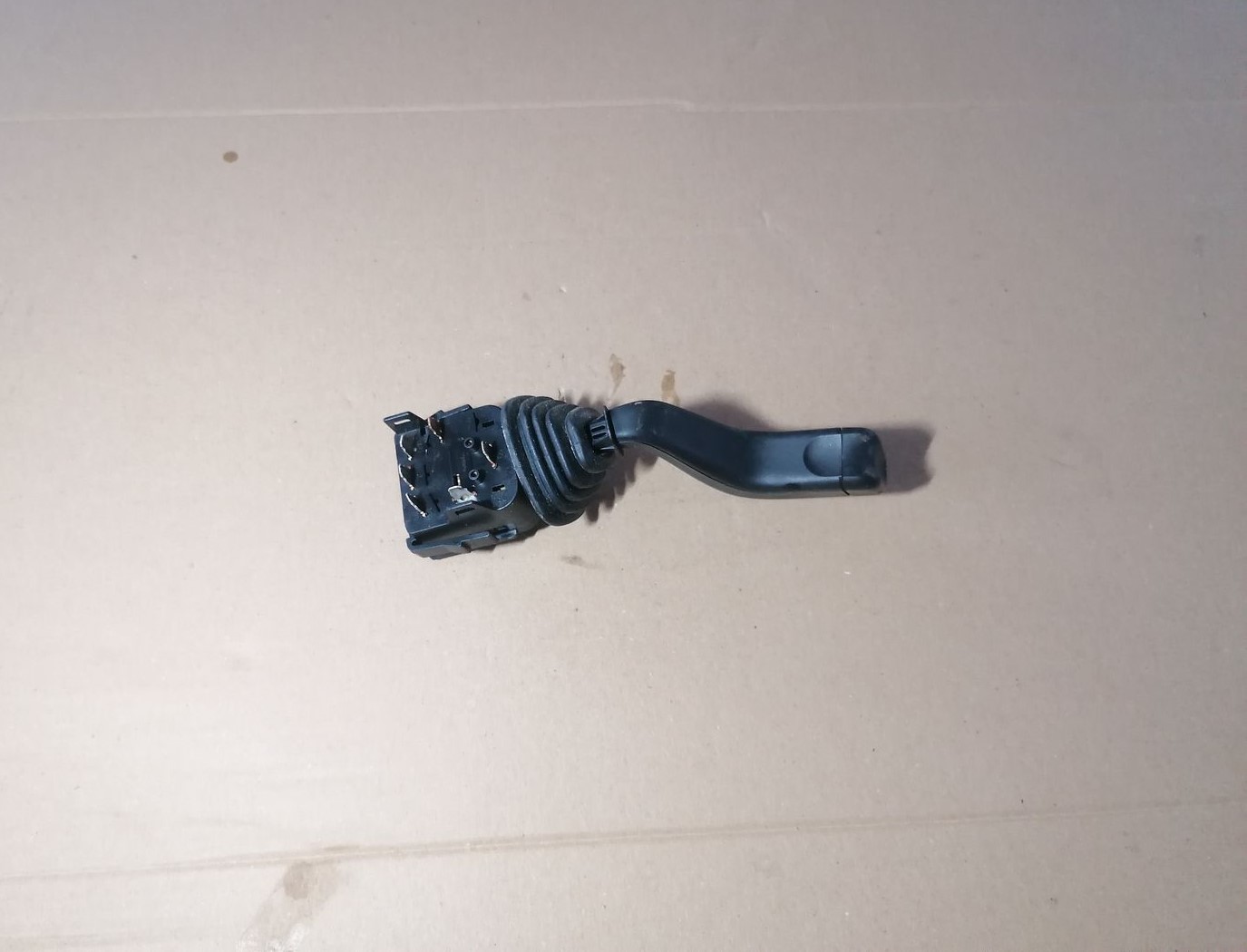 Pagrieziena rādītāju slēdzis priekš OPEL ZAFIRA 2002 3 Pagrieziena rādītāju slēdzis priekš OPEL ZAFIRA 2002