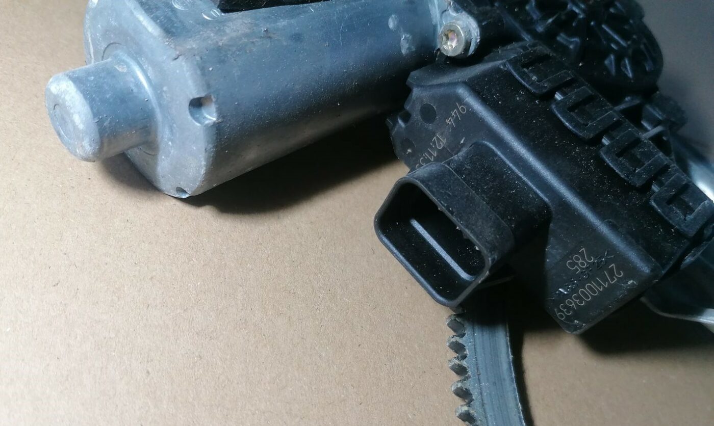 Stikla pacelšanas mehānisms priekšējais labais priekš OPEL ZAFIRA 2002 8 Stikla pacelšanas mehānisms priekšējais labais priekš OPEL ZAFIRA 2002