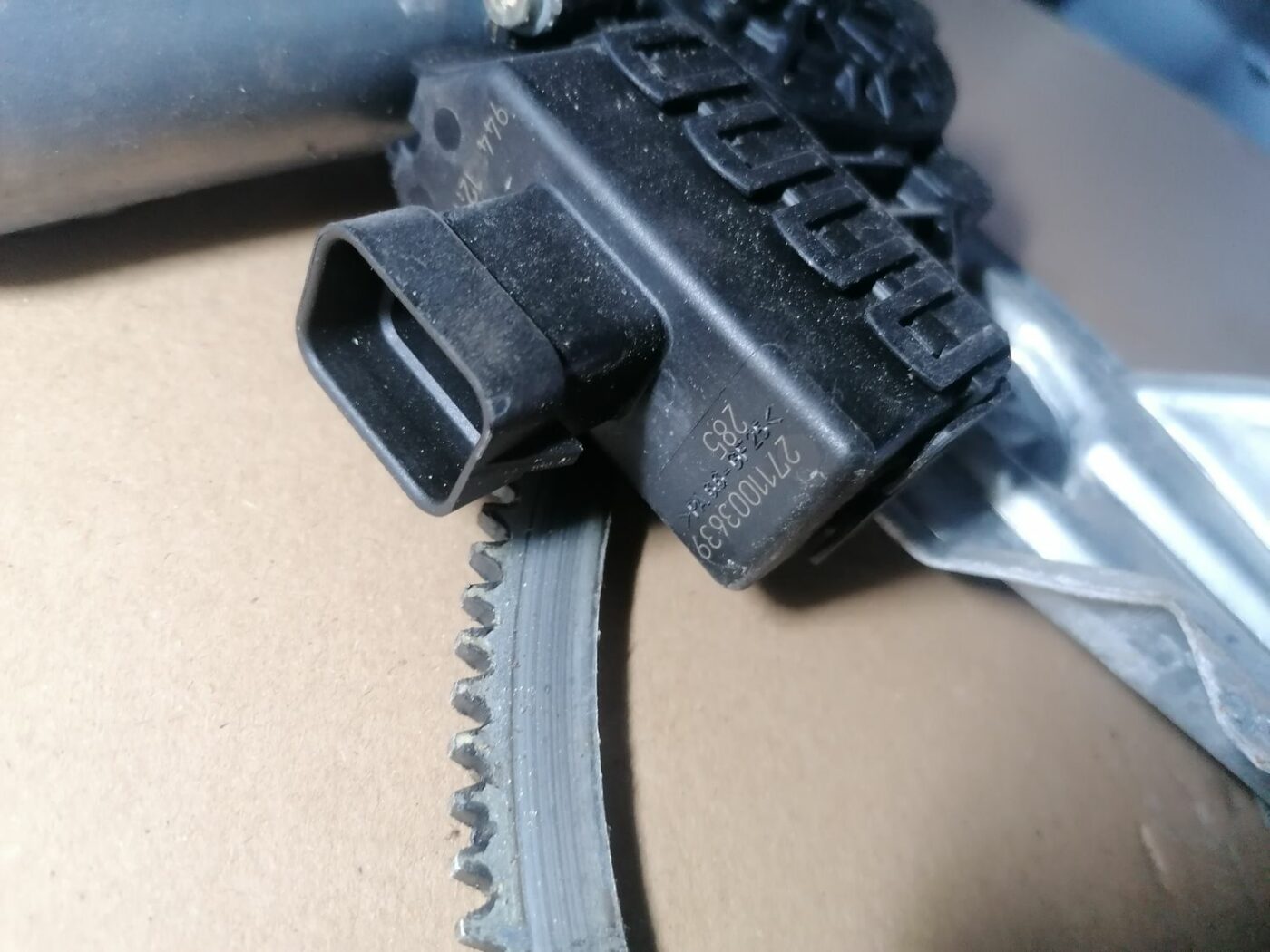 Stikla pacelšanas mehānisms priekšējais labais priekš OPEL ZAFIRA 2002 7 Stikla pacelšanas mehānisms priekšējais labais priekš OPEL ZAFIRA 2002