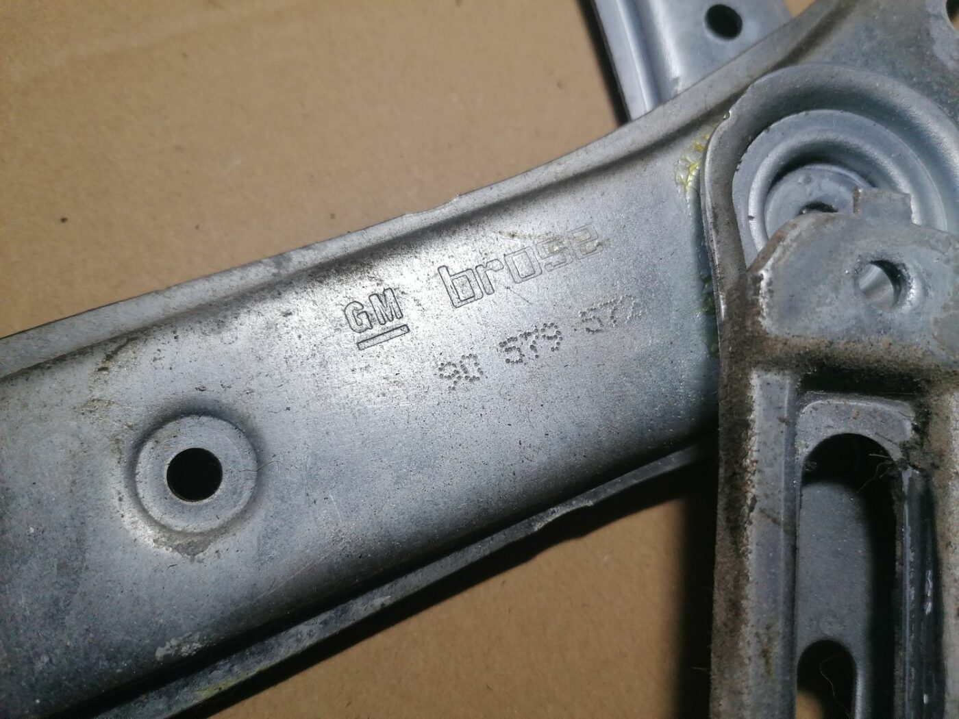 Stikla pacelšanas mehānisms priekšējais labais priekš OPEL ZAFIRA 2002 6 Stikla pacelšanas mehānisms priekšējais labais priekš OPEL ZAFIRA 2002