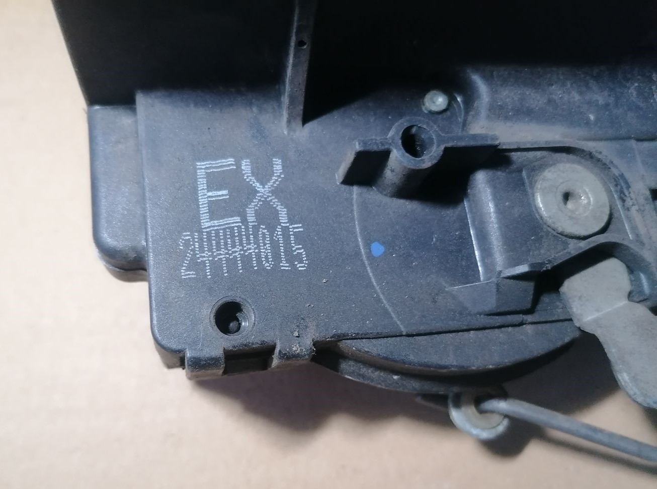 Priekšējo kreiso durvju slēdzene priekš OPEL ZAFIRA 2002 5 Priekšējo kreiso durvju slēdzene priekš OPEL ZAFIRA 2002