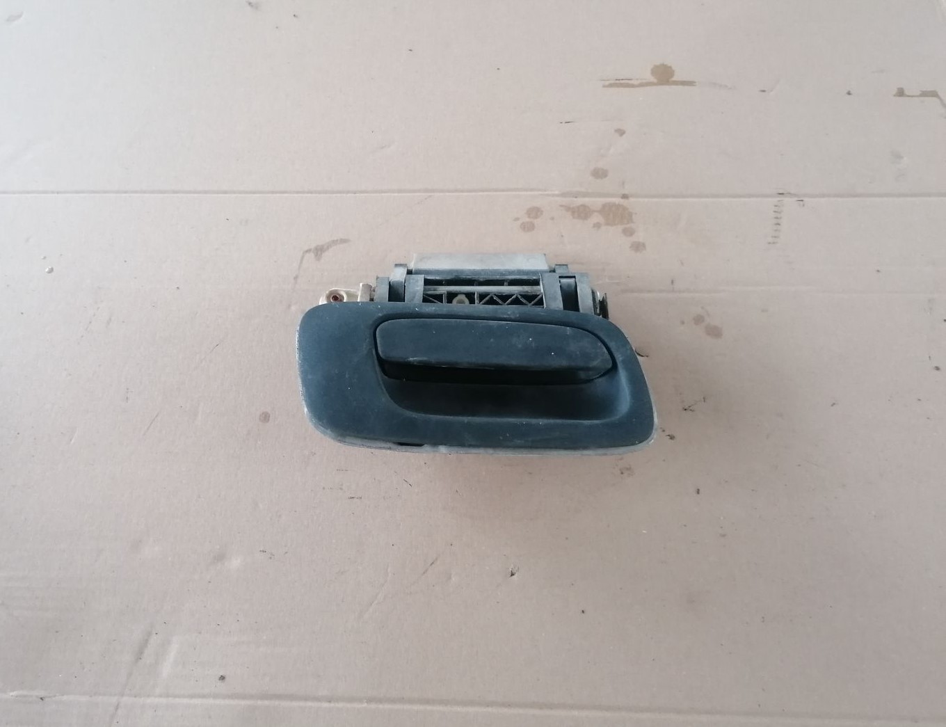 Aizmugurējāis labais durvju rokturis priekš OPEL ZAFIRA 2002 1 Aizmugurējāis labais durvju rokturis priekš OPEL ZAFIRA 2002