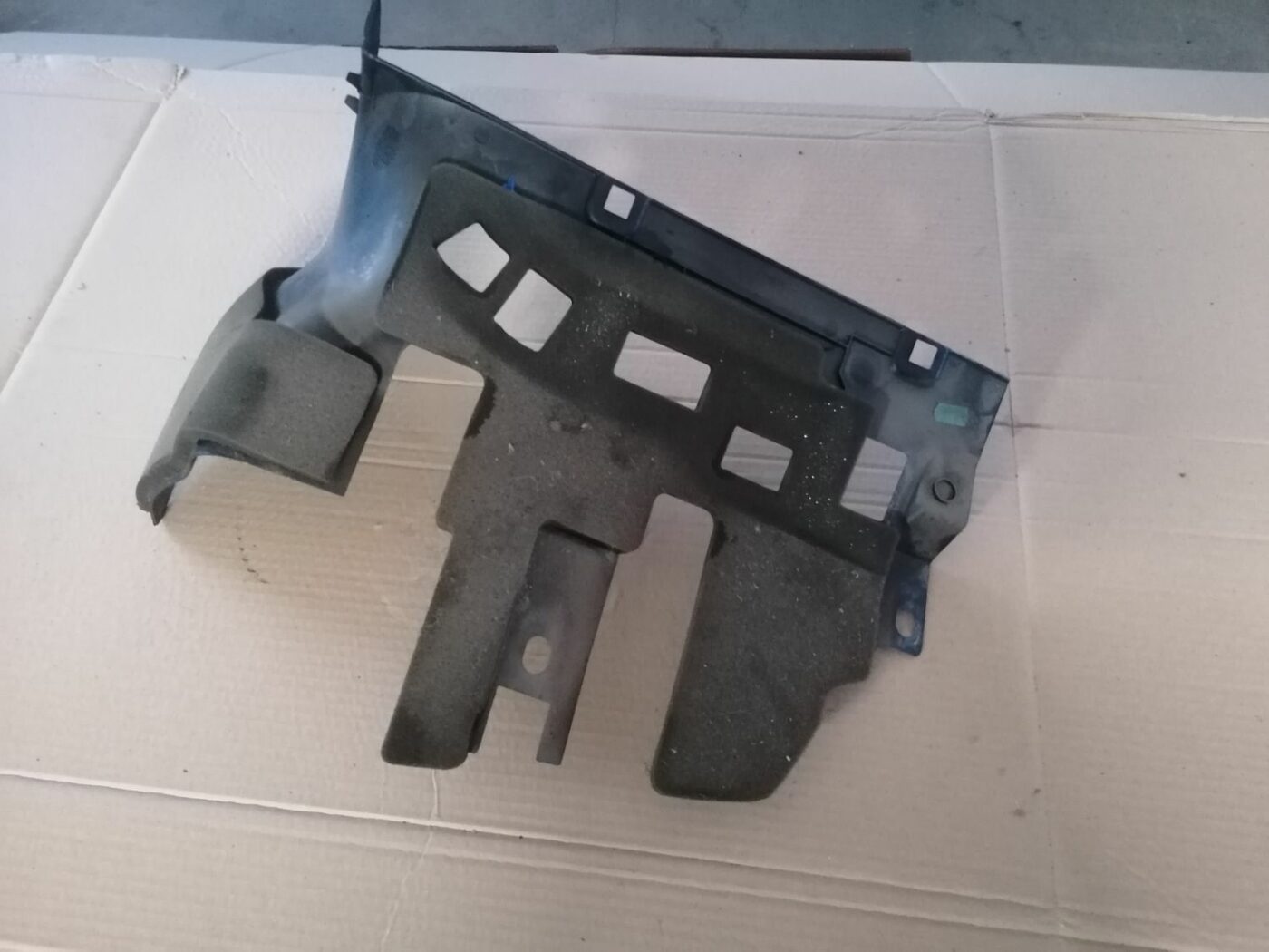 Mērinstrumentu paneļa apakšēja apdare priekš OPEL ZAFIRA 2002 4 Mērinstrumentu paneļa apakšēja apdare priekš OPEL ZAFIRA 2002