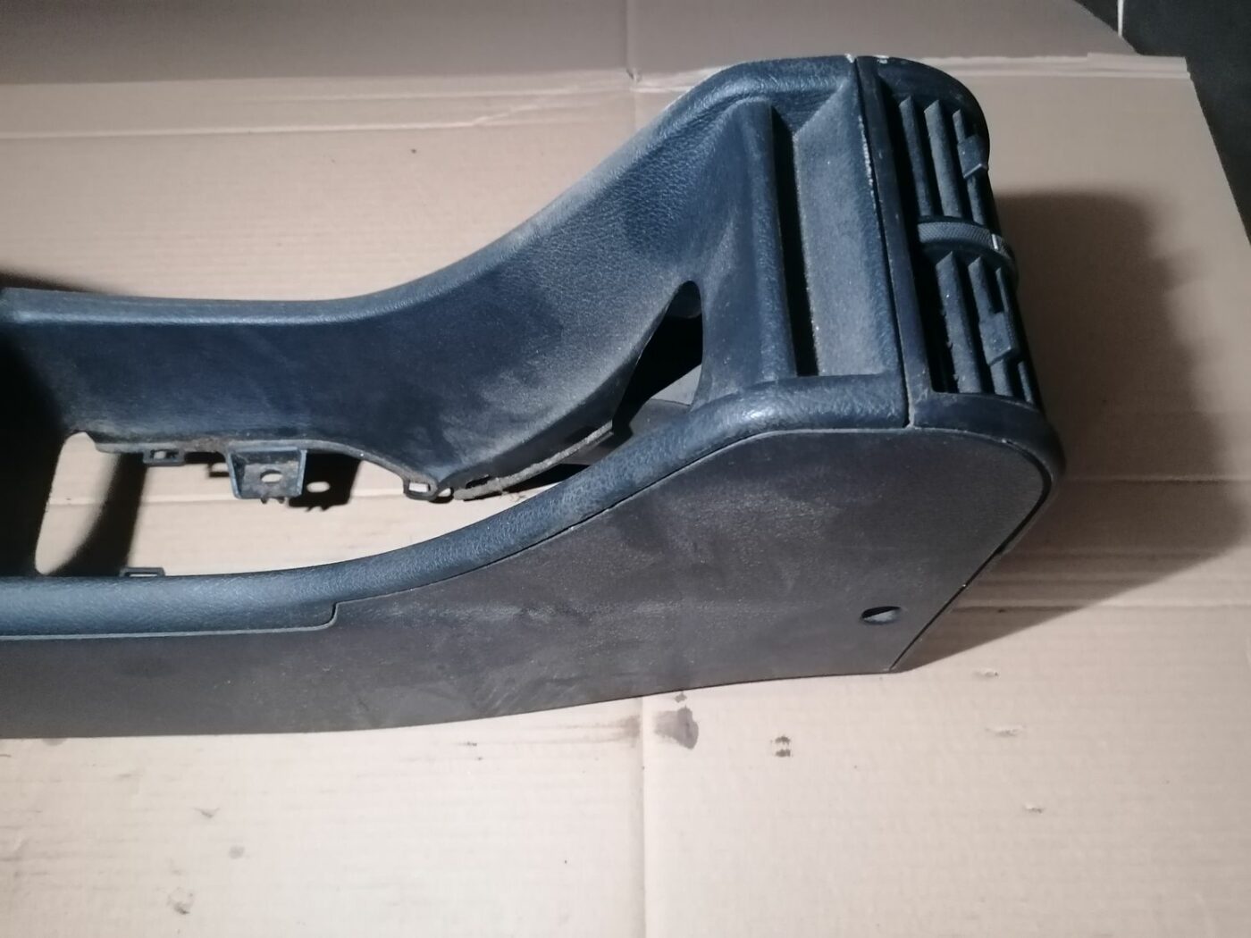 Centrālās konsoles apdares lielākā daļa priekš OPEL ZAFIRA 2002