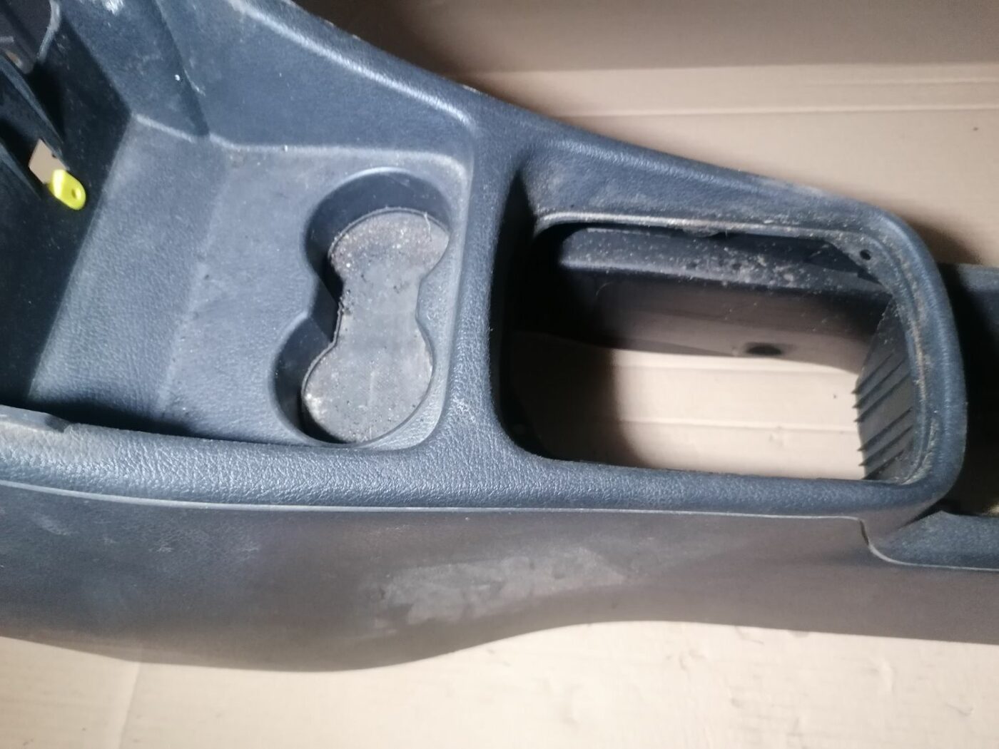 Centrālās konsoles apdares lielākā daļa priekš OPEL ZAFIRA 2002