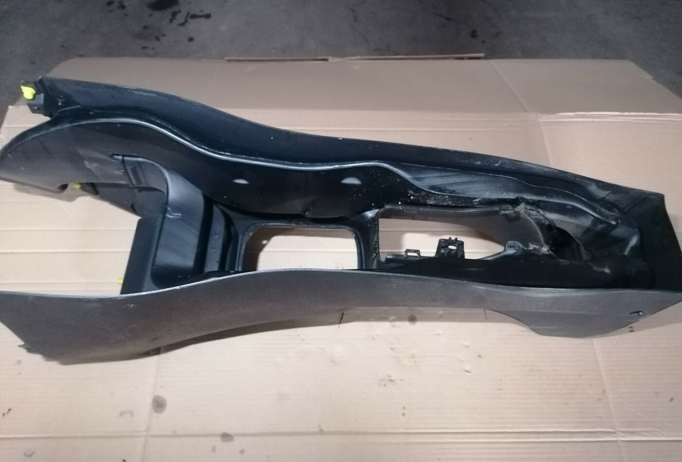 Centrālās konsoles apdares lielākā daļa priekš OPEL ZAFIRA 2002