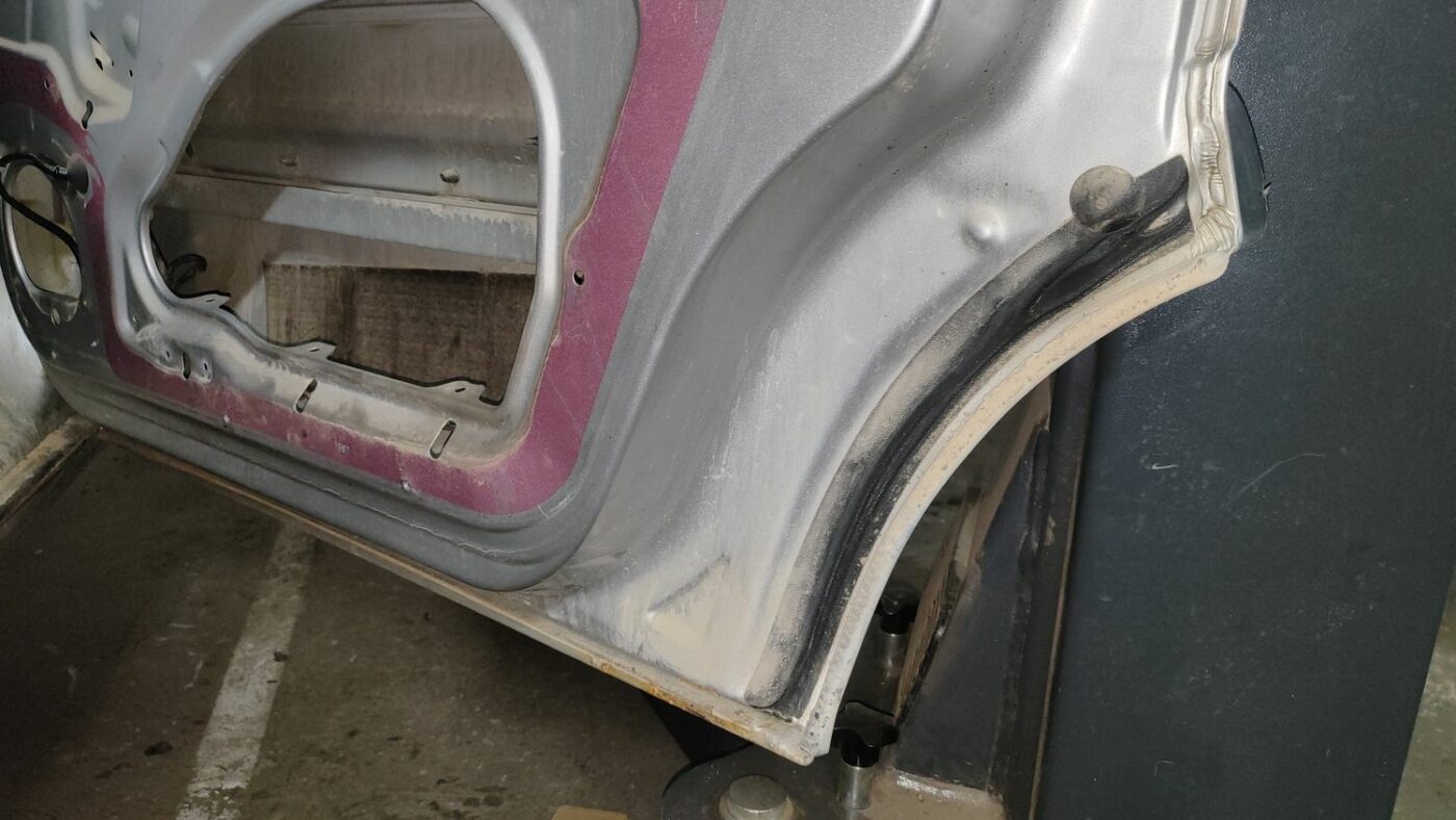 Aizmugurējās labās durvis priekš OPEL ZAFIRA 2002 4 Aizmugurējās labās durvis priekš OPEL ZAFIRA 2002