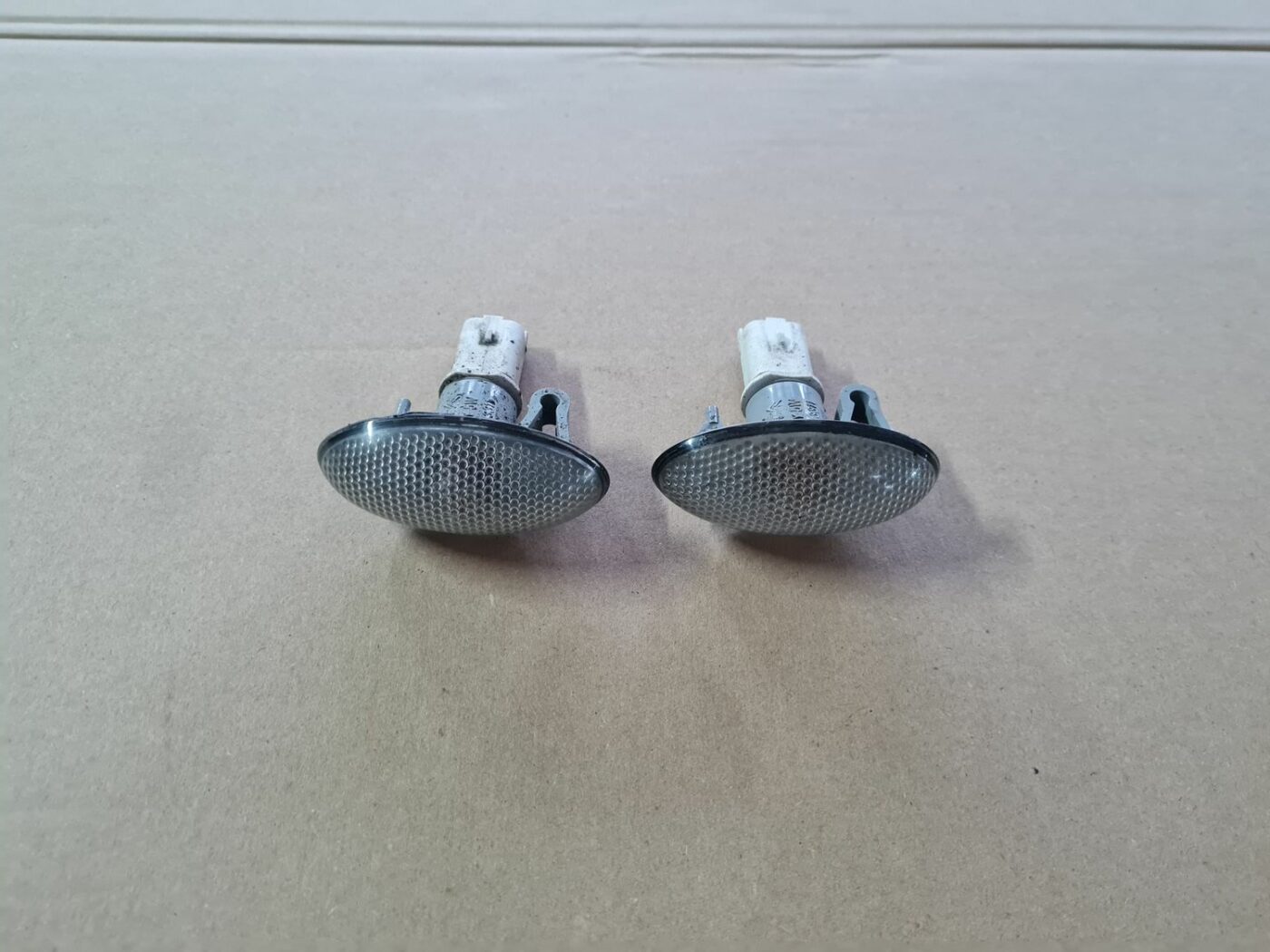 Pagrieziena signala lukturis priekš PEUGEOT 307 2003 2 Pagrieziena signala lukturis priekš PEUGEOT 307 2003